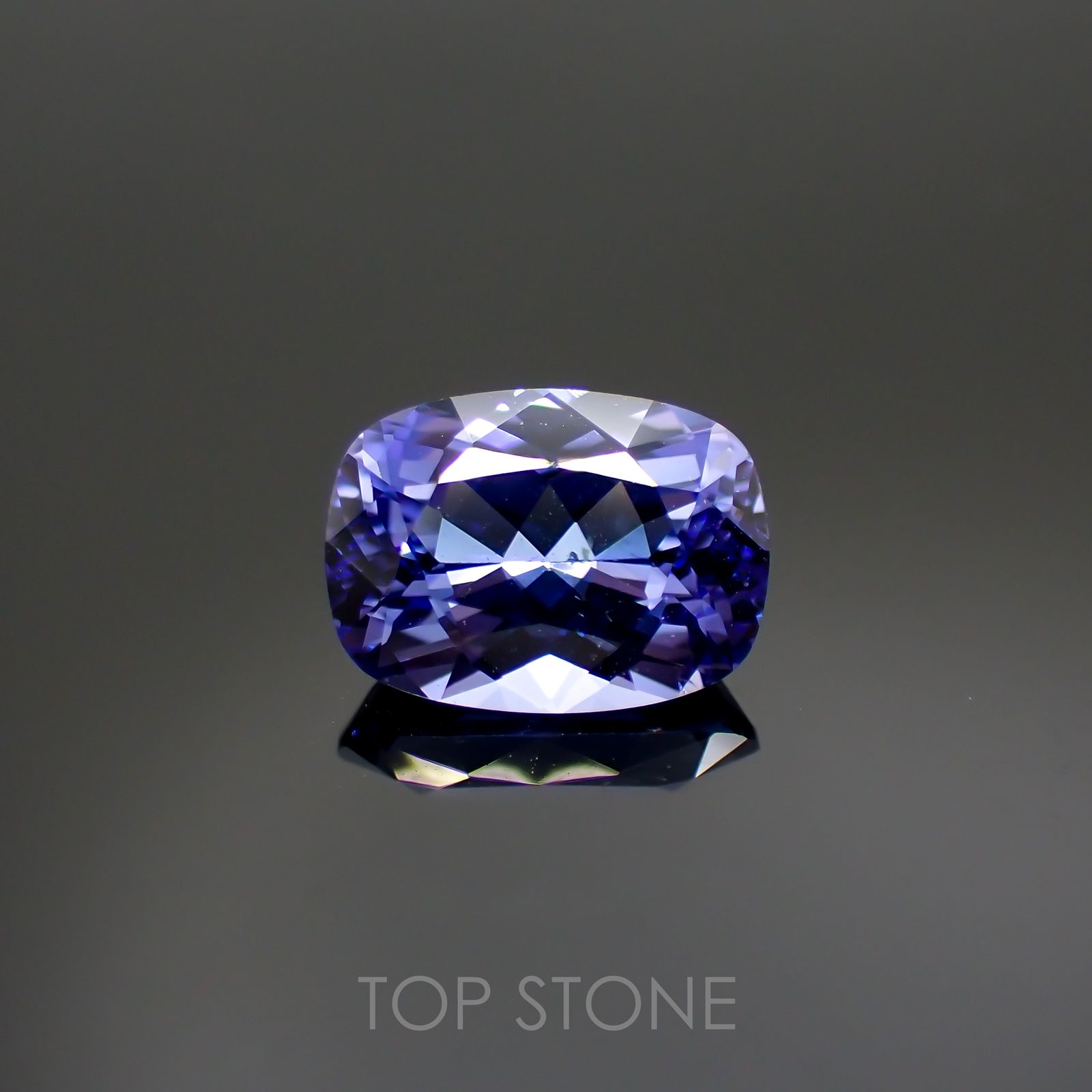 タンザナイト(宝石名タンザナイト) タンザニア産 2.042ct ソ付(彩珠)[21018265]9.2×6.8mm前後