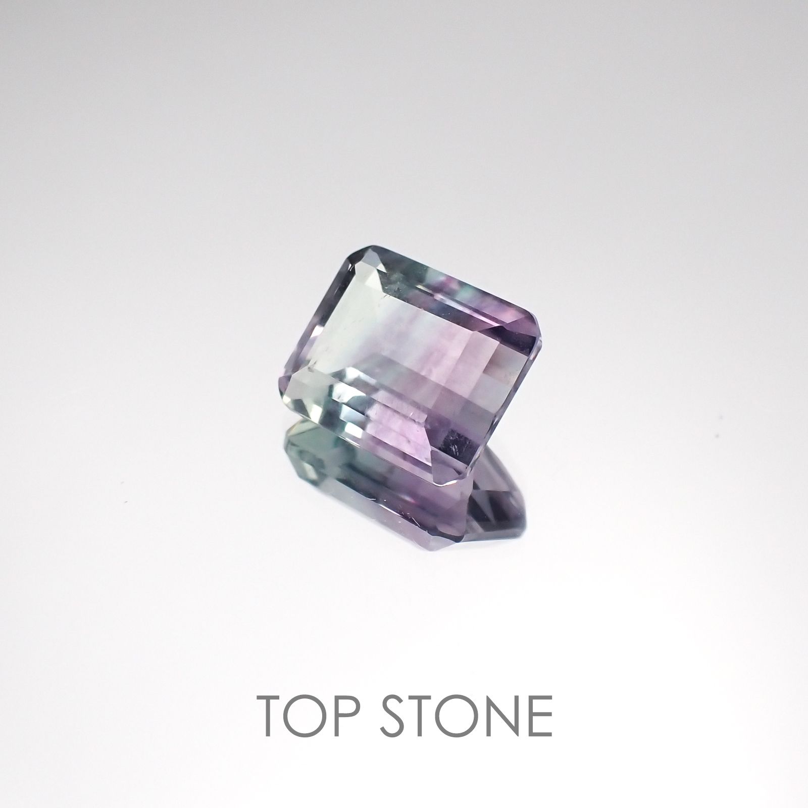 バイカラーフローライト ブラジル産 ルース 3.91ct[20128510]9.9×8.1mm前後