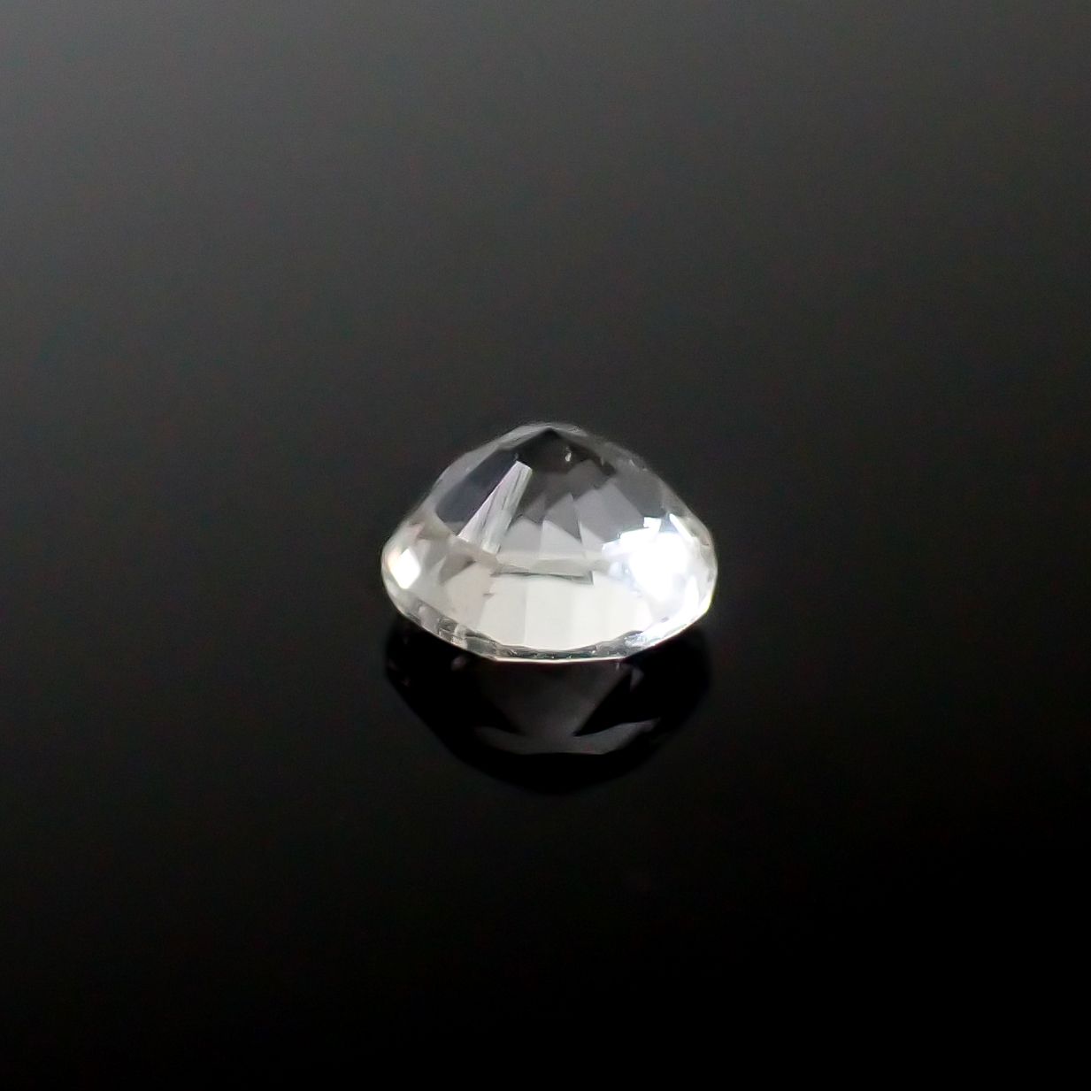 テネブレッセンススキャポライト アフガニスタン産 0.14ct / 3.5x3.4mm前後 [260532258]