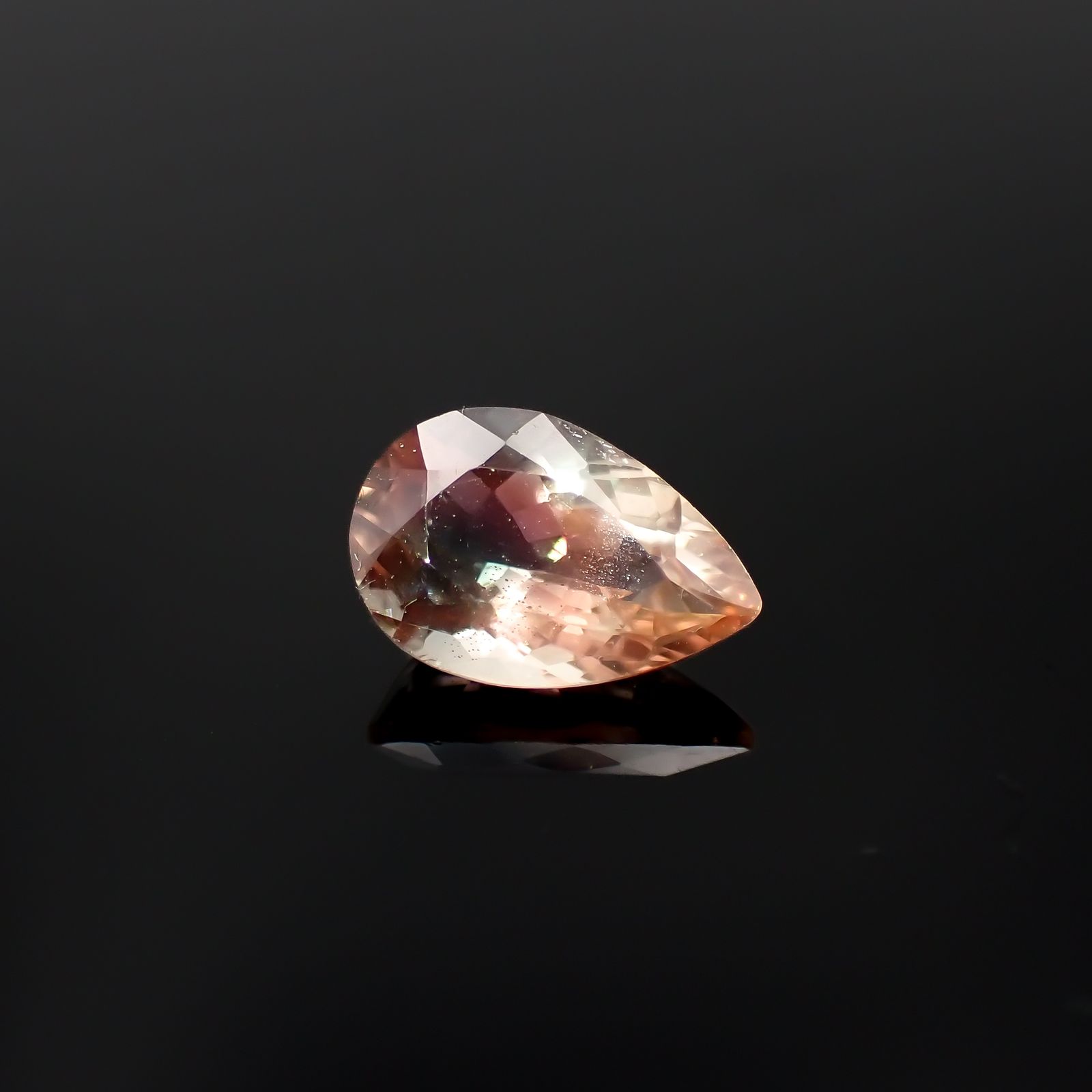 パーティカラーオレゴンサンストーン アメリカ・オレゴン州産 1.15ct[230722831]8.9x6mm前後