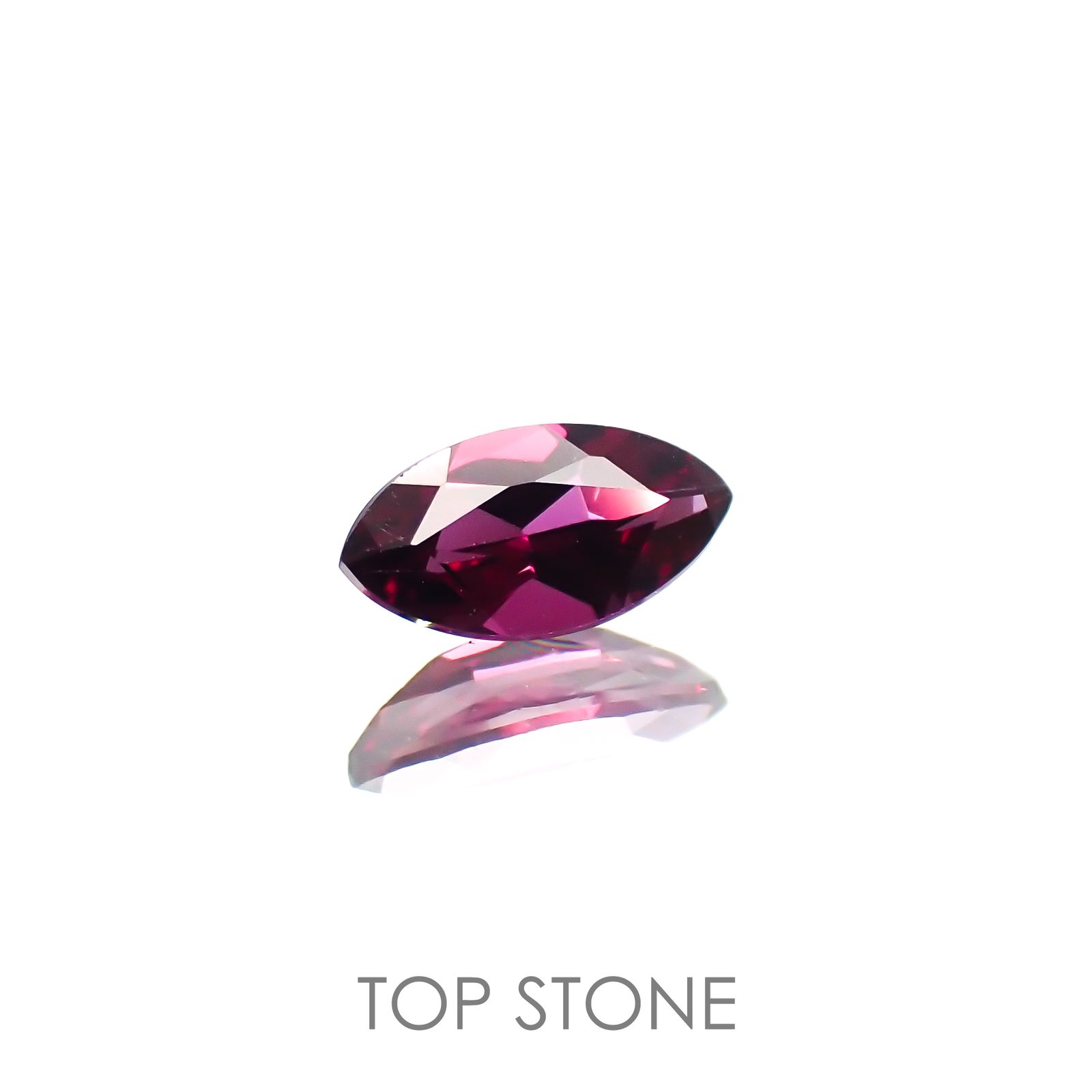クロムパイロープガーネット(宝石名(含クロム) パイロープ・ガーネット)アメリカ・アリゾナ州産 0.18ct 識別済[221018403]5.1x2.6mm前後