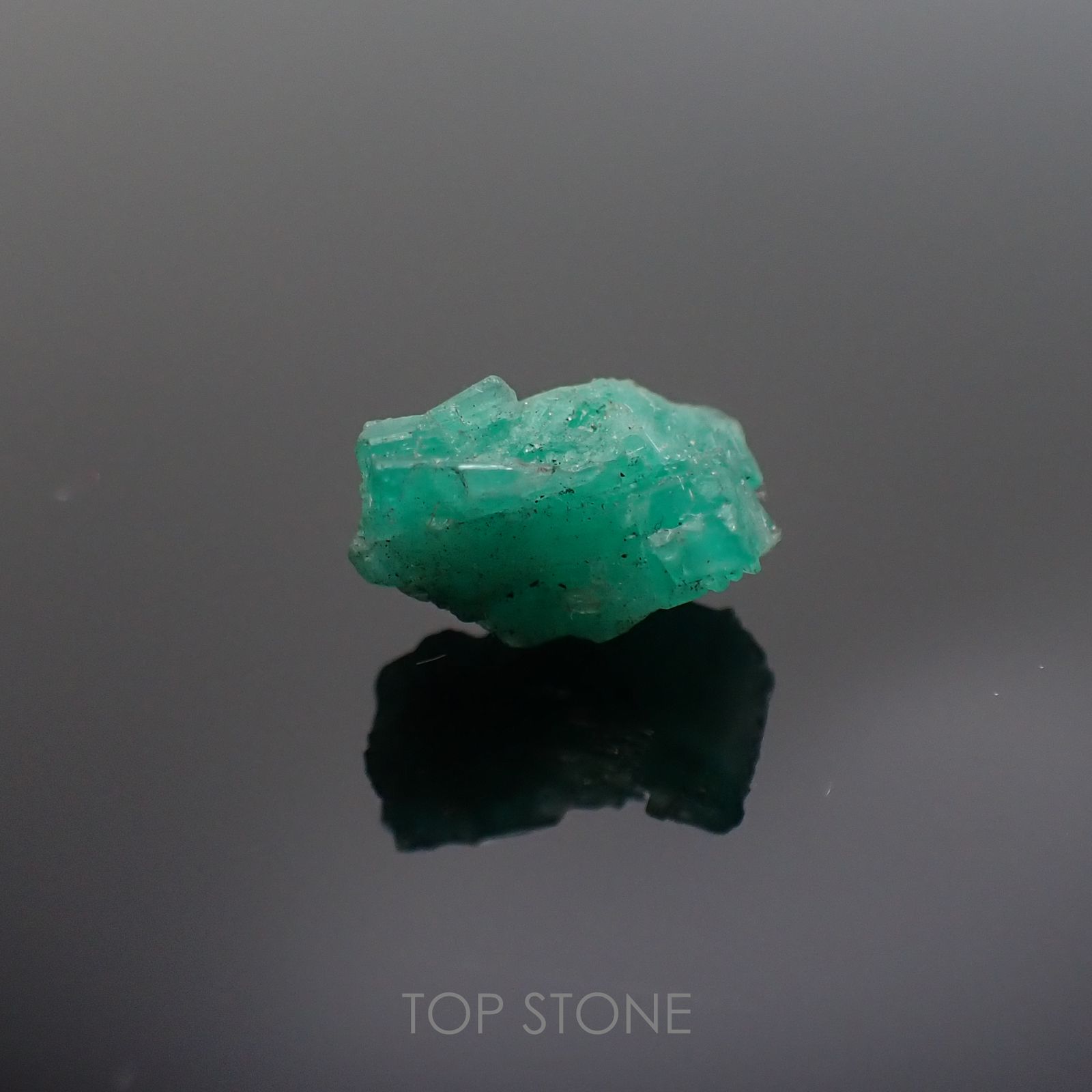エメラルド(宝石名エメラルド) コロンビア産 原石・結晶 3.74ct 識別済[211013645]12.7×7.7mm前後