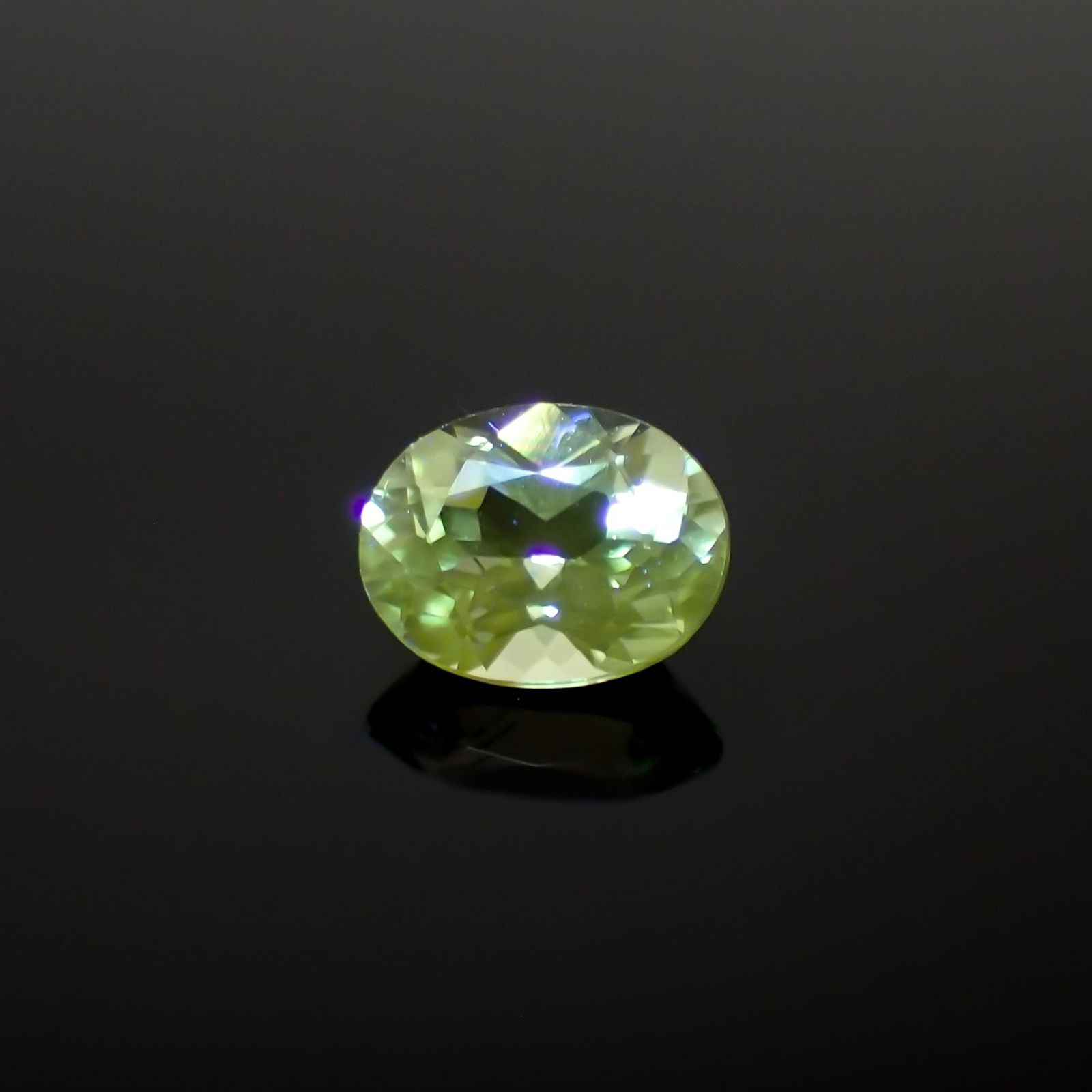 バナジウムコーネルピン(宝石名コーネルピン)タンザニア・タンガ州産 識別済 0.43ct / 5.3x4mm前後 [230320933]