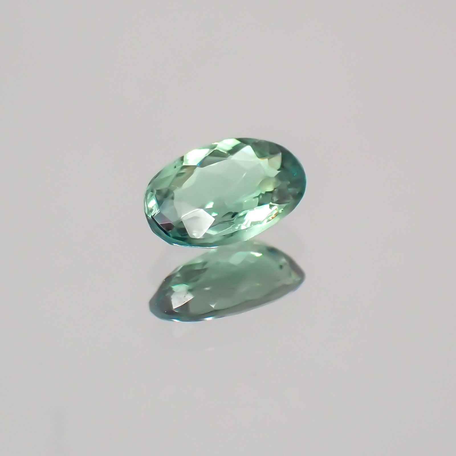 アレキサンドライト ブラジル産 ルース 0.23ct[20052351]4.6×3.1mm前後
