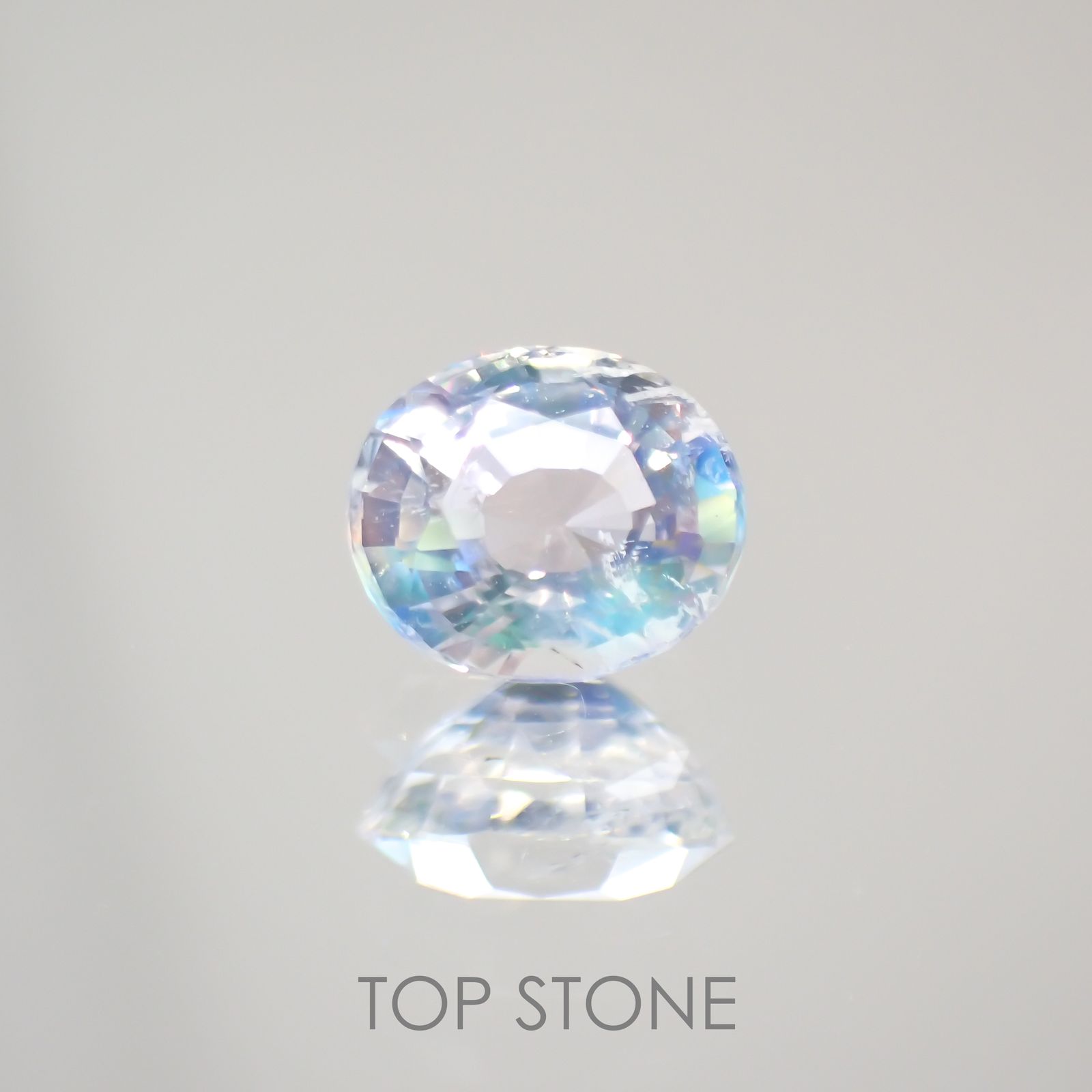 レインボームーンストーン(宝石名ラブラドライト)マダガスカル産 0.42ct 識別済[211113749]5.1x4.4mm前後