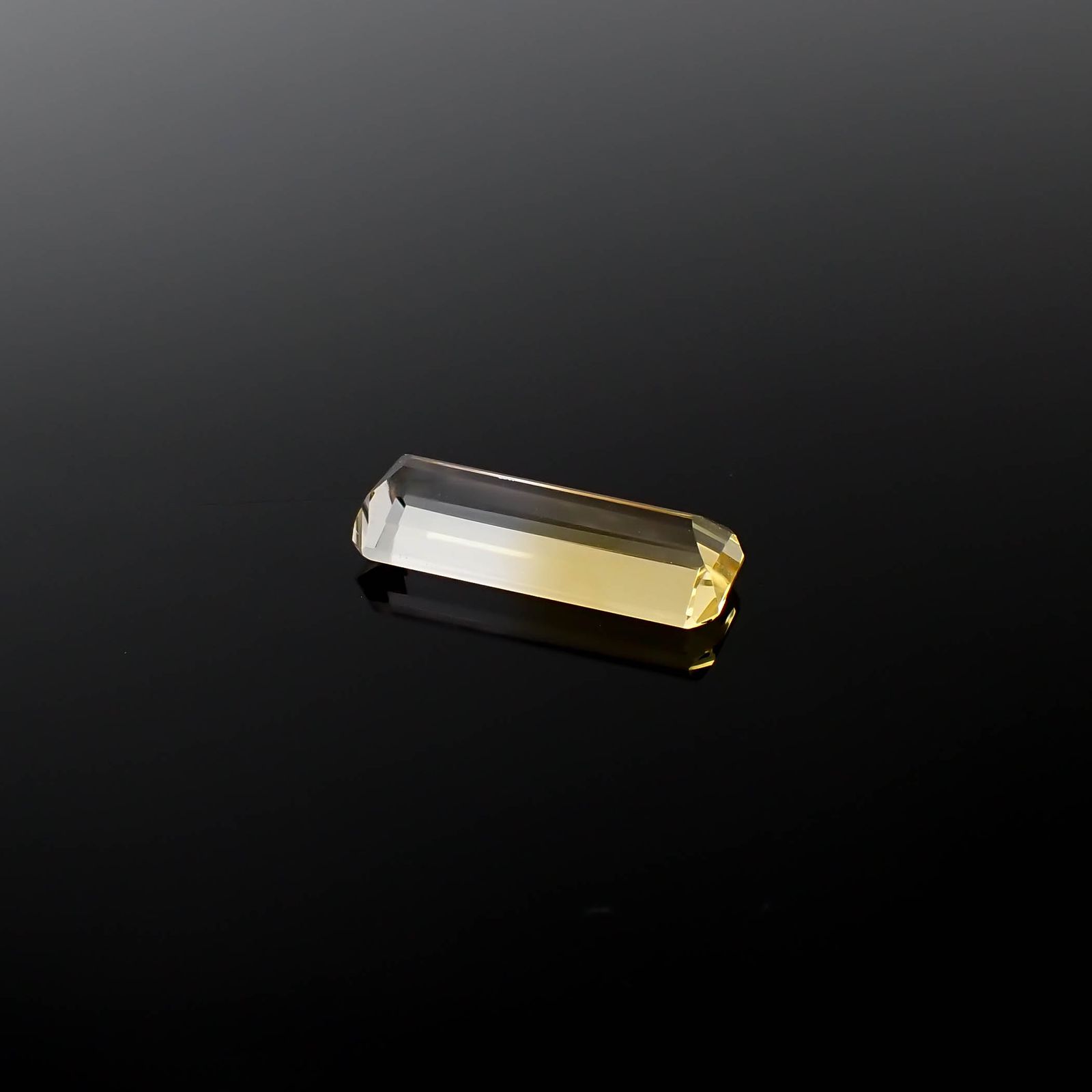 バイカラーシトリン ブラジル・ミナスジェライス州産 7.16ct[240326456]20.5x7.6mm前後
