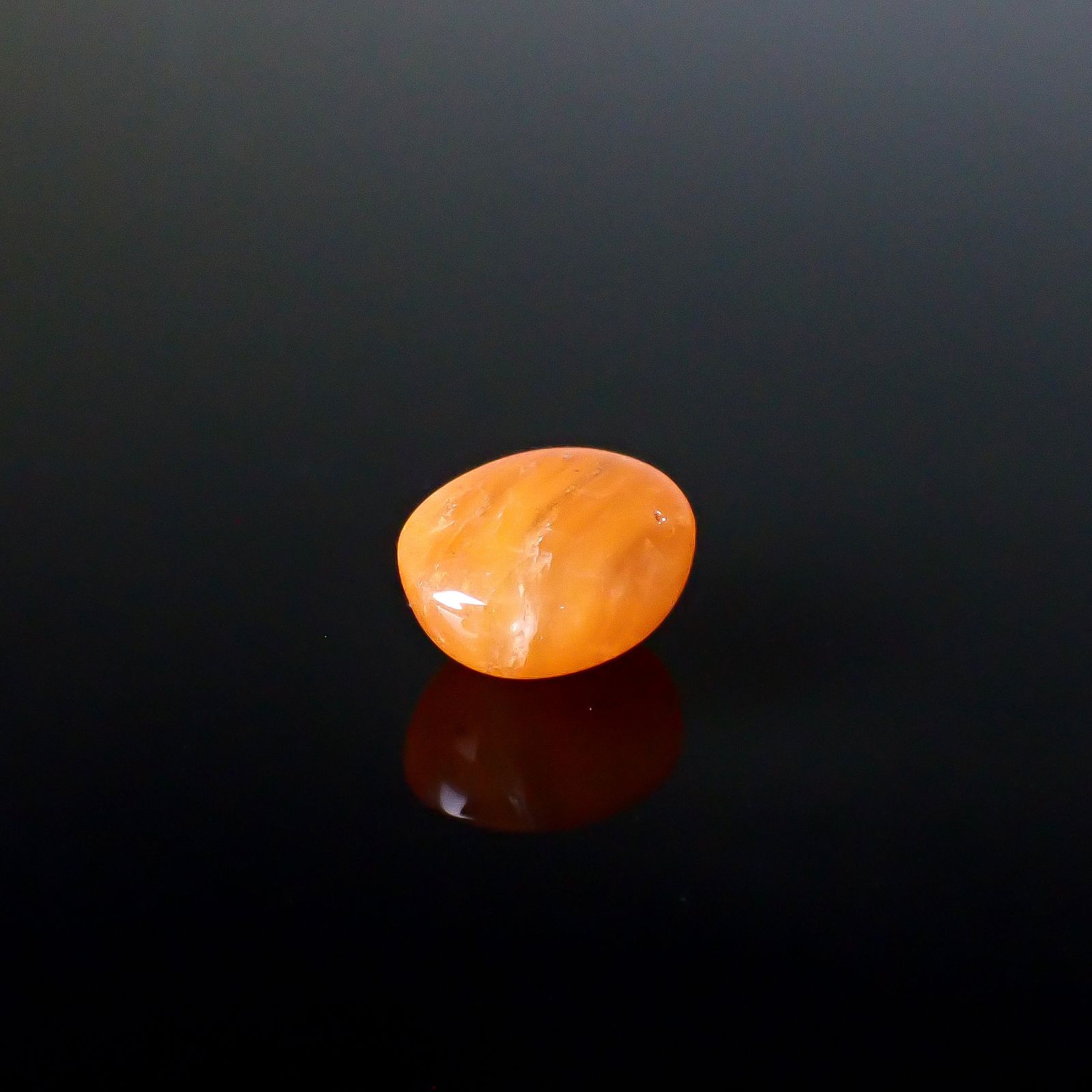 北海道オパール 北海道河東郡鹿追町然別産 2.62ct [250530400]9.8x8.1mm前後