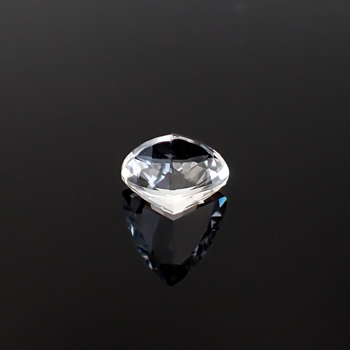 日本水晶 山梨県乙女鉱山産 2.09ct / 8.8x9mm前後 [260632417]