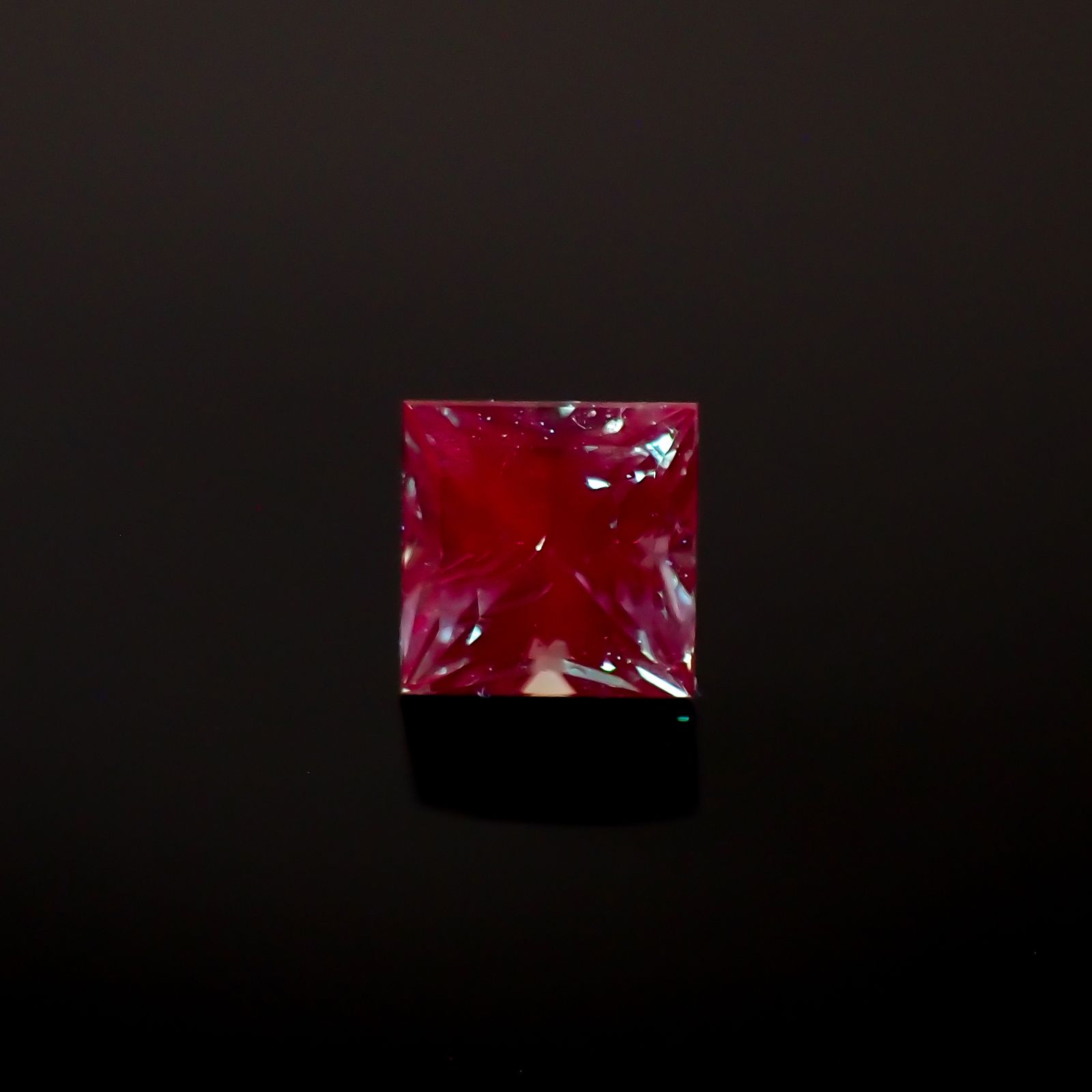 ◇プリンセスカット◇アレキサンドライト ブラジル産 0.14ct[230522057]2.7x2.7mm前後