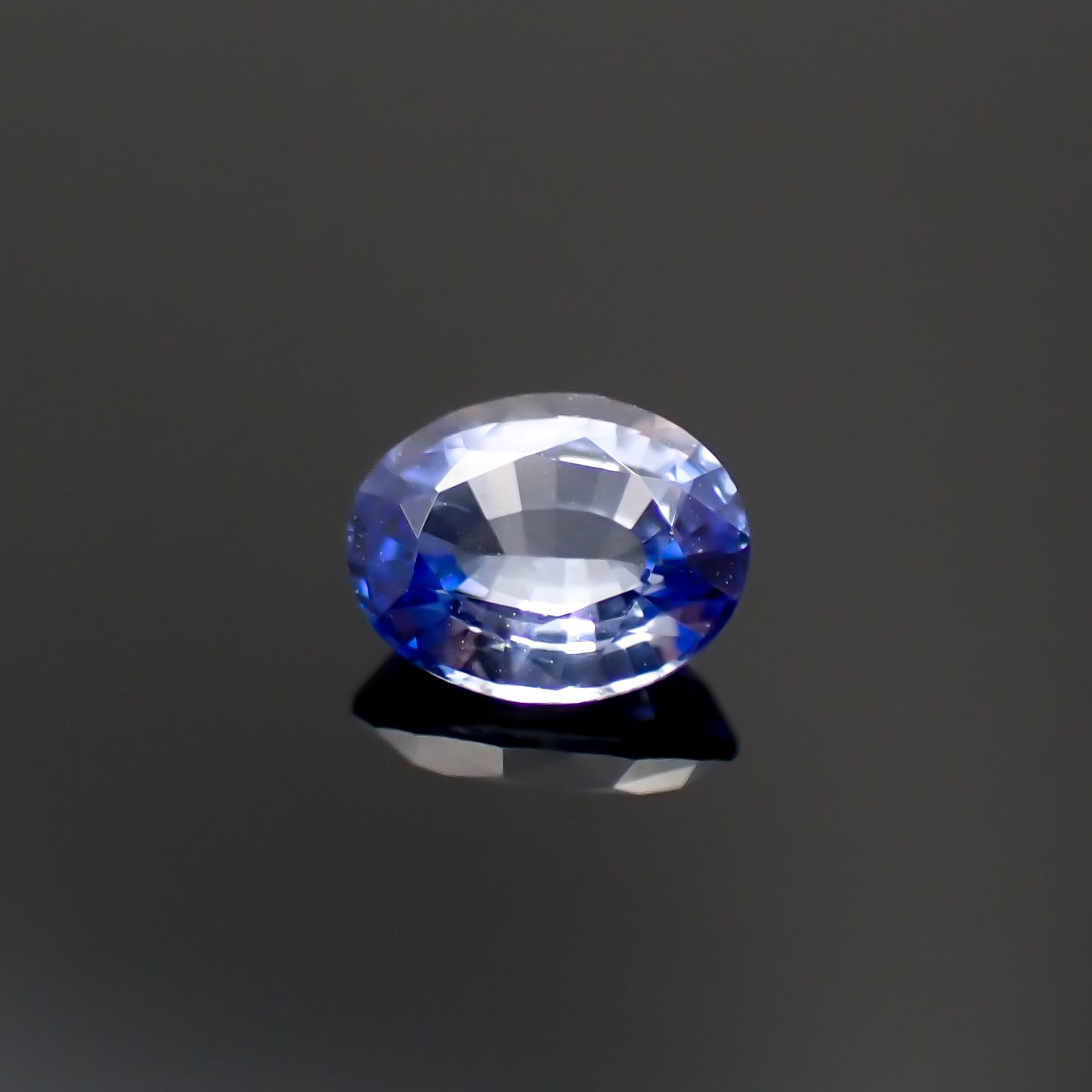 バイカラーサファイア スリランカ産 0.44ct[230823021]5.1x4mm前後