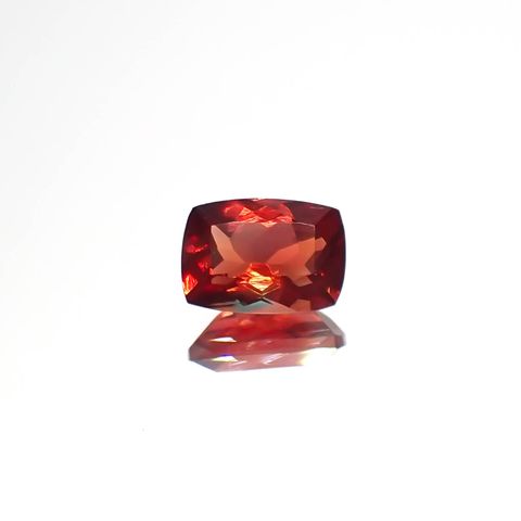レッドラブラドライト(宝石名ラブラドライト/アンデシン)エチオピア産 0.75ct 識別済[230722735]7x4.8mm前後