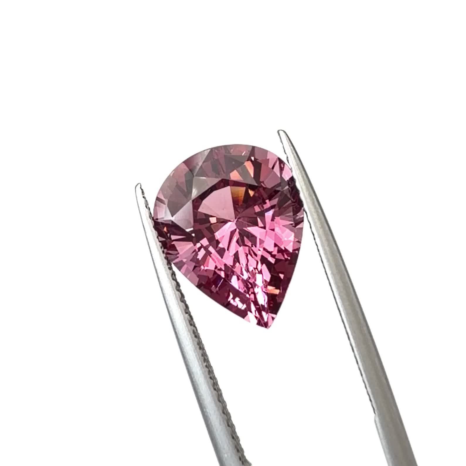 ピンクスピネル タンザニア産 7.04ct / 13.7x10.9mm前後 [260632493