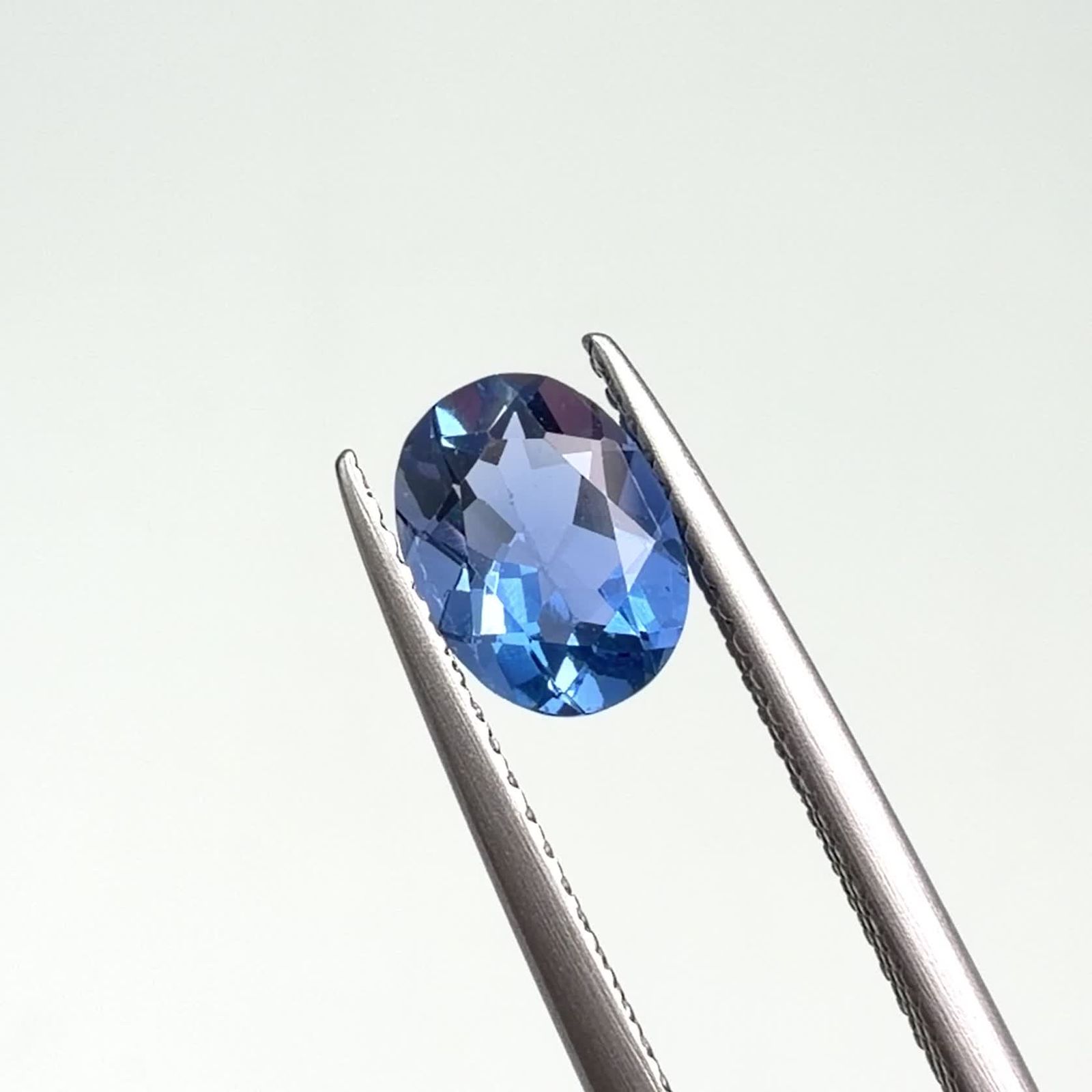 カラーチェンジフローライト ブラジル産 1.50ct / 8x6.1mm前後