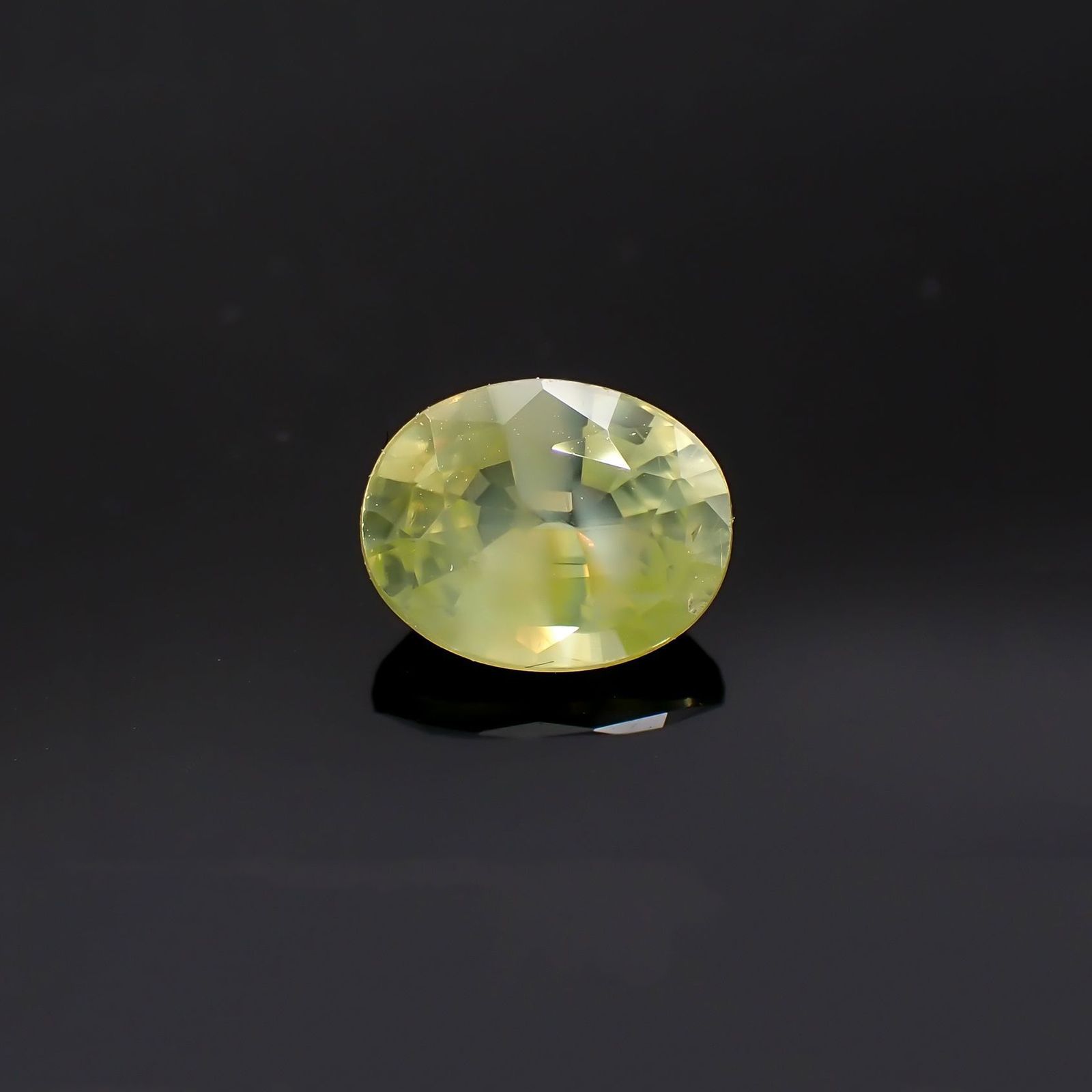 クリソベリル(宝石名クリソベリル)マダガスカル産 識別済 1.02ct / 6.7x5.4mm前後 [220817452]