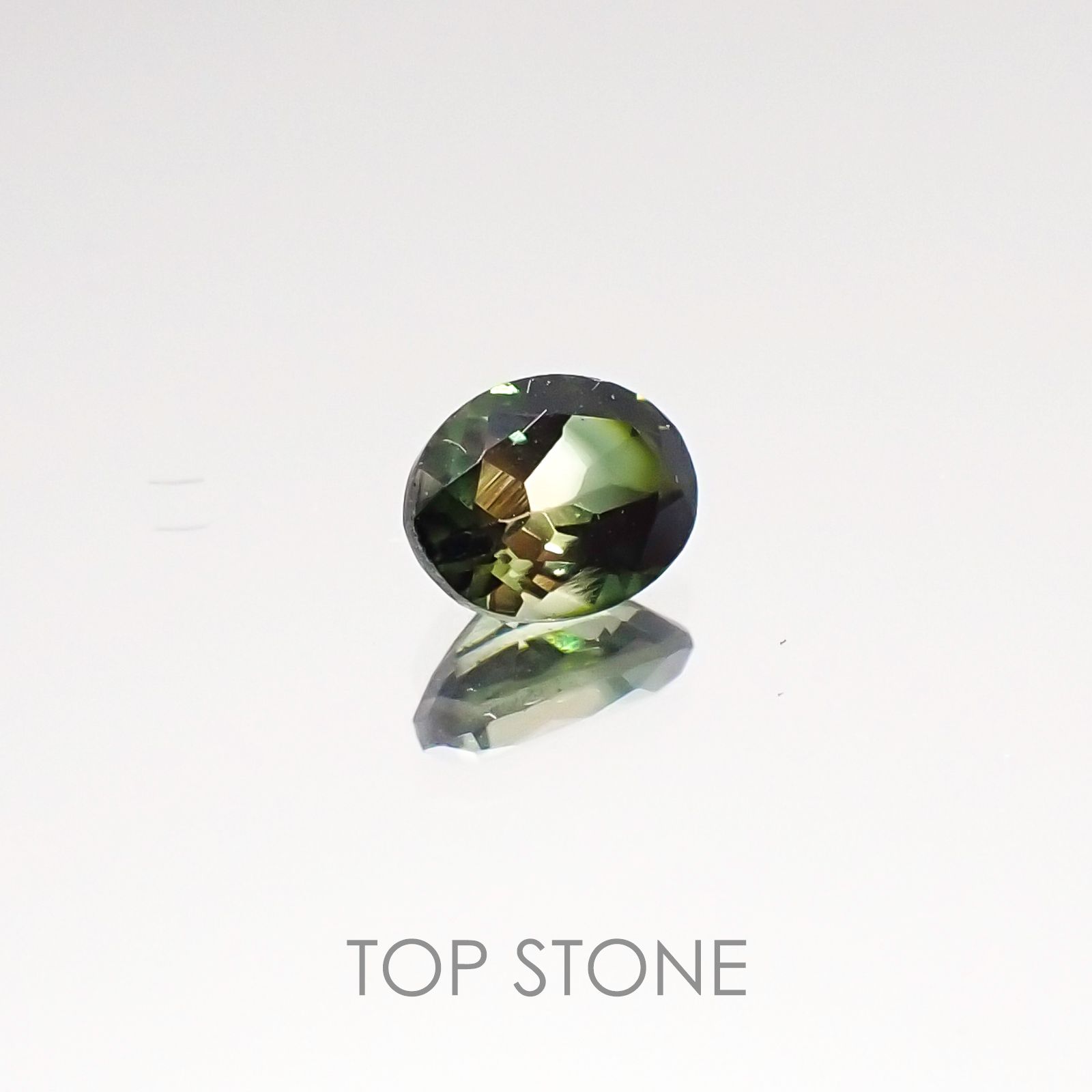 バイカラートルマリン(宝石名バイカラー・トルマリン) ブラジル産 0.35ct 識別済[20117141]5.1×4mm前後