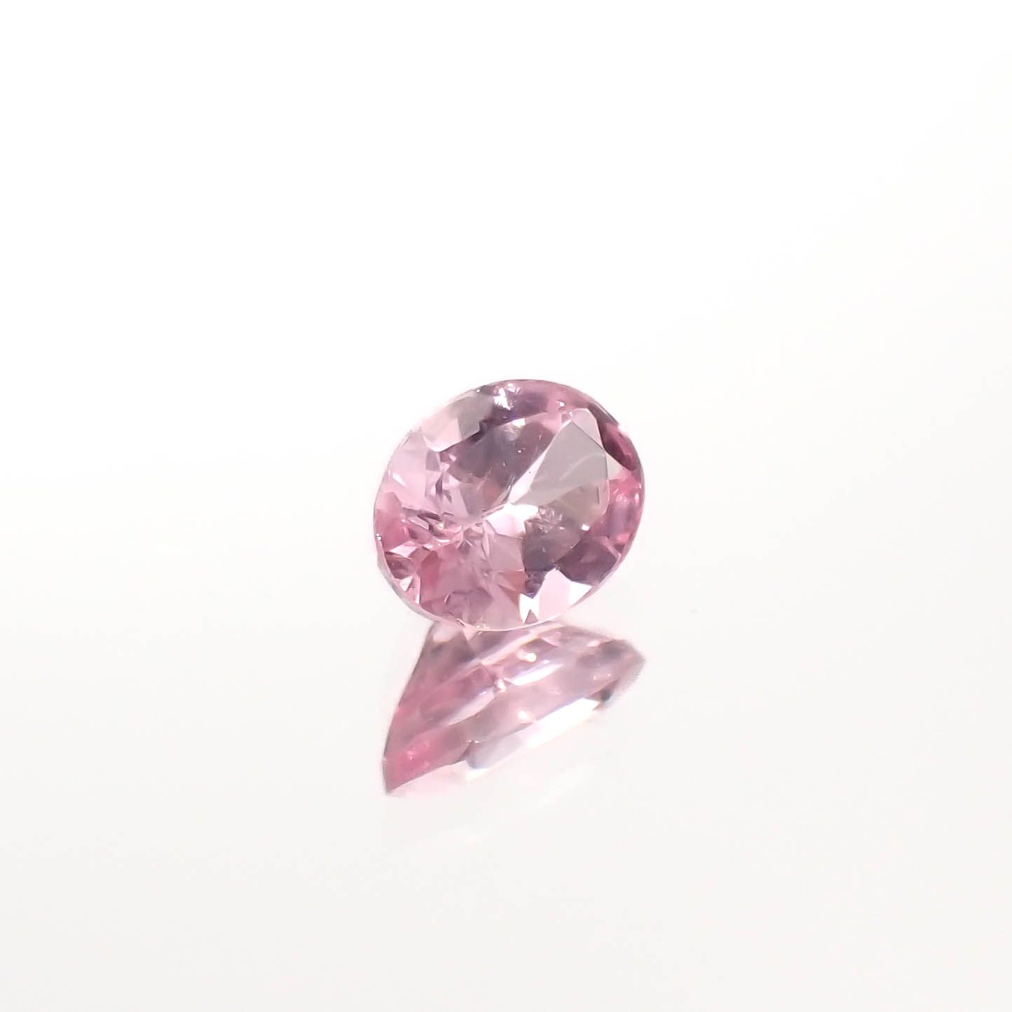 シルキーピンクスピネル タンザニア産 0.19ct[230421579]4x2.9mm前後