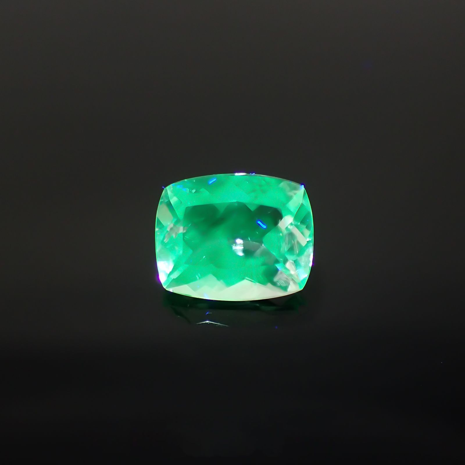 ハイアライトオパール(宝石名オパール)メキシコ産 2.247ct ソ付(彩珠)[231224963]9.8x7.8mm前後