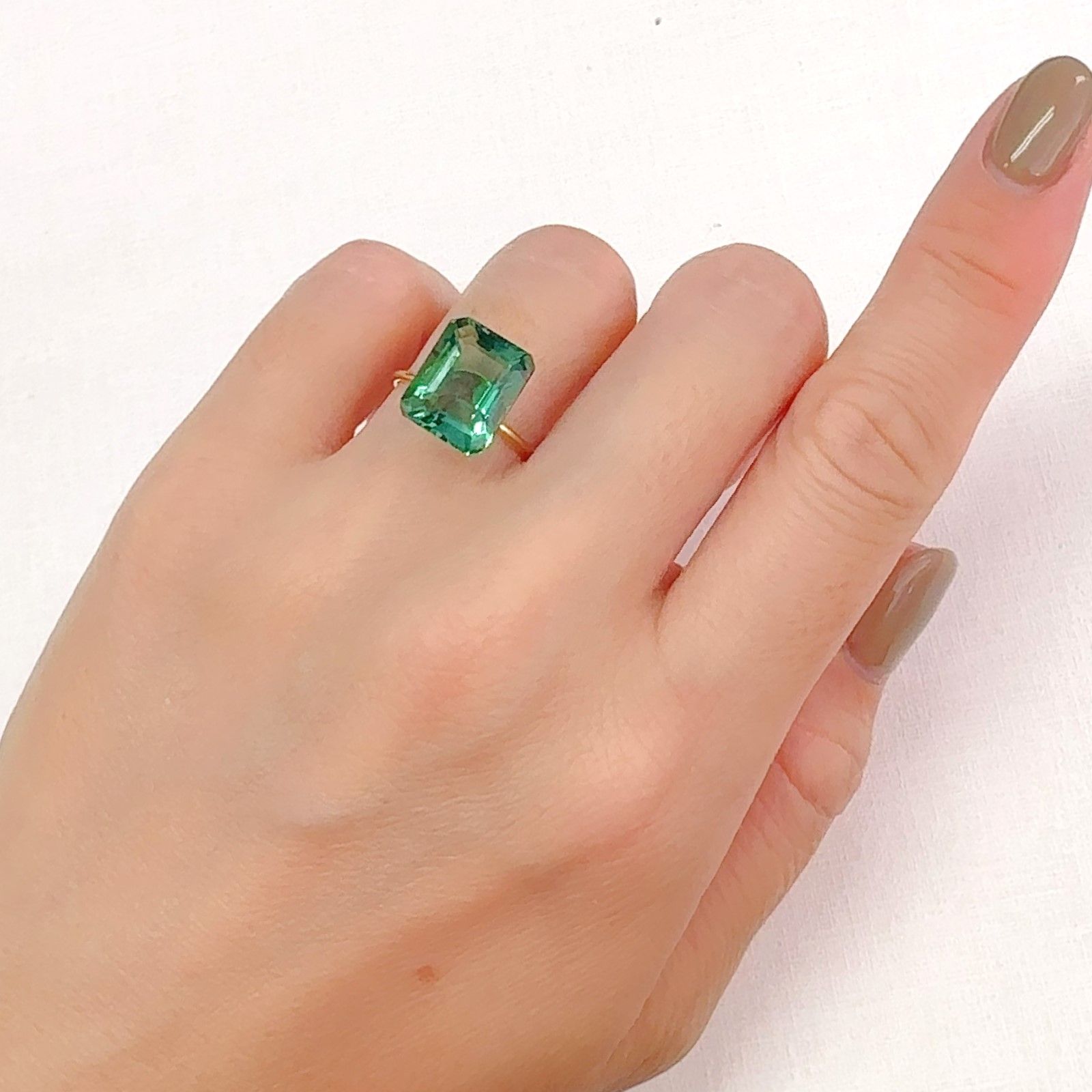 フローライト フルオレッセンス イギリス・ロジャリー鉱山産 6.75ct[240928899]11.5x9.4mm前後