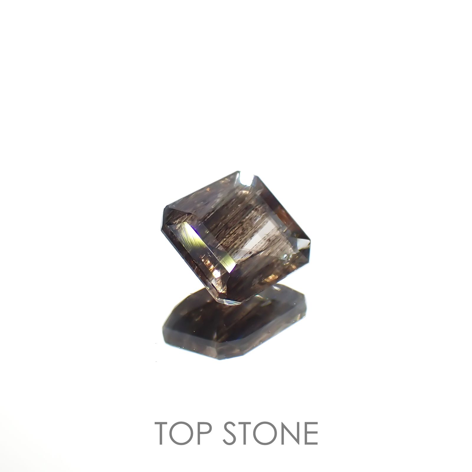 レインボースキャポライト ブラジル産 0.82ct[220817524]5.9x5.9mm前後