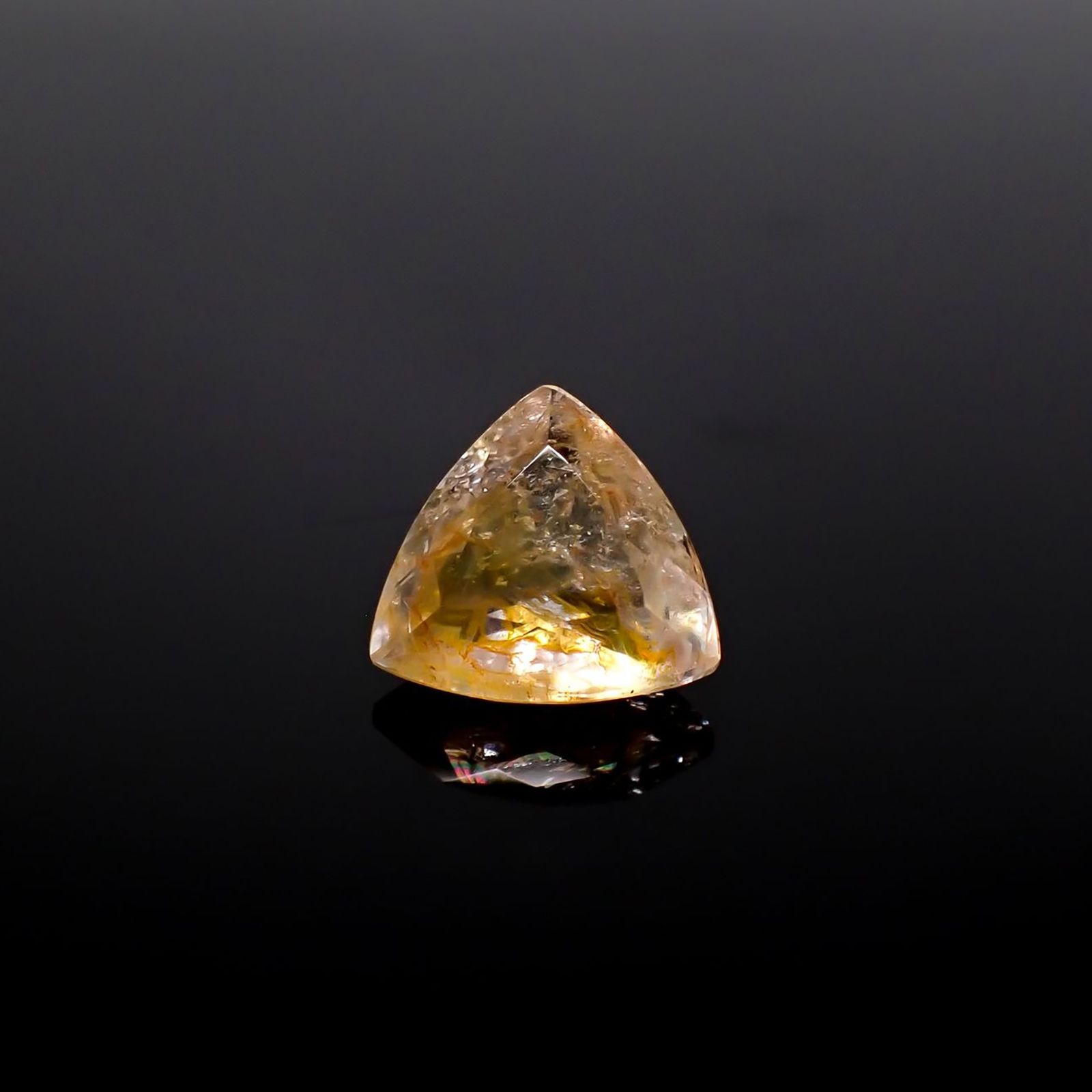 オーロラクォーツ ブラジル産 3.81ct / 11.1x11.7mm前後 [260331893]