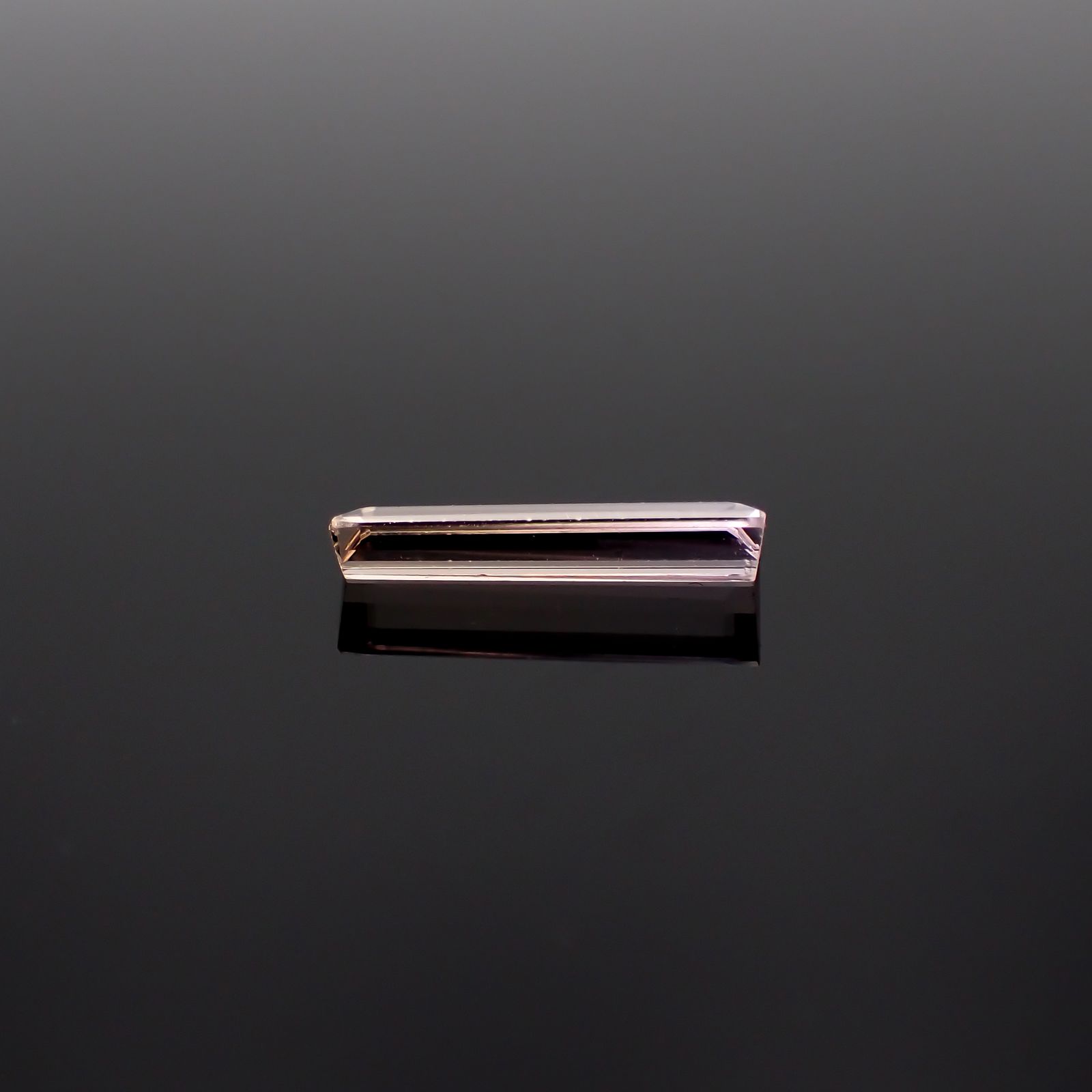 バイカラートパーズ ブラジル産 1.18ct[231023704]12.8x3.6mm前後
