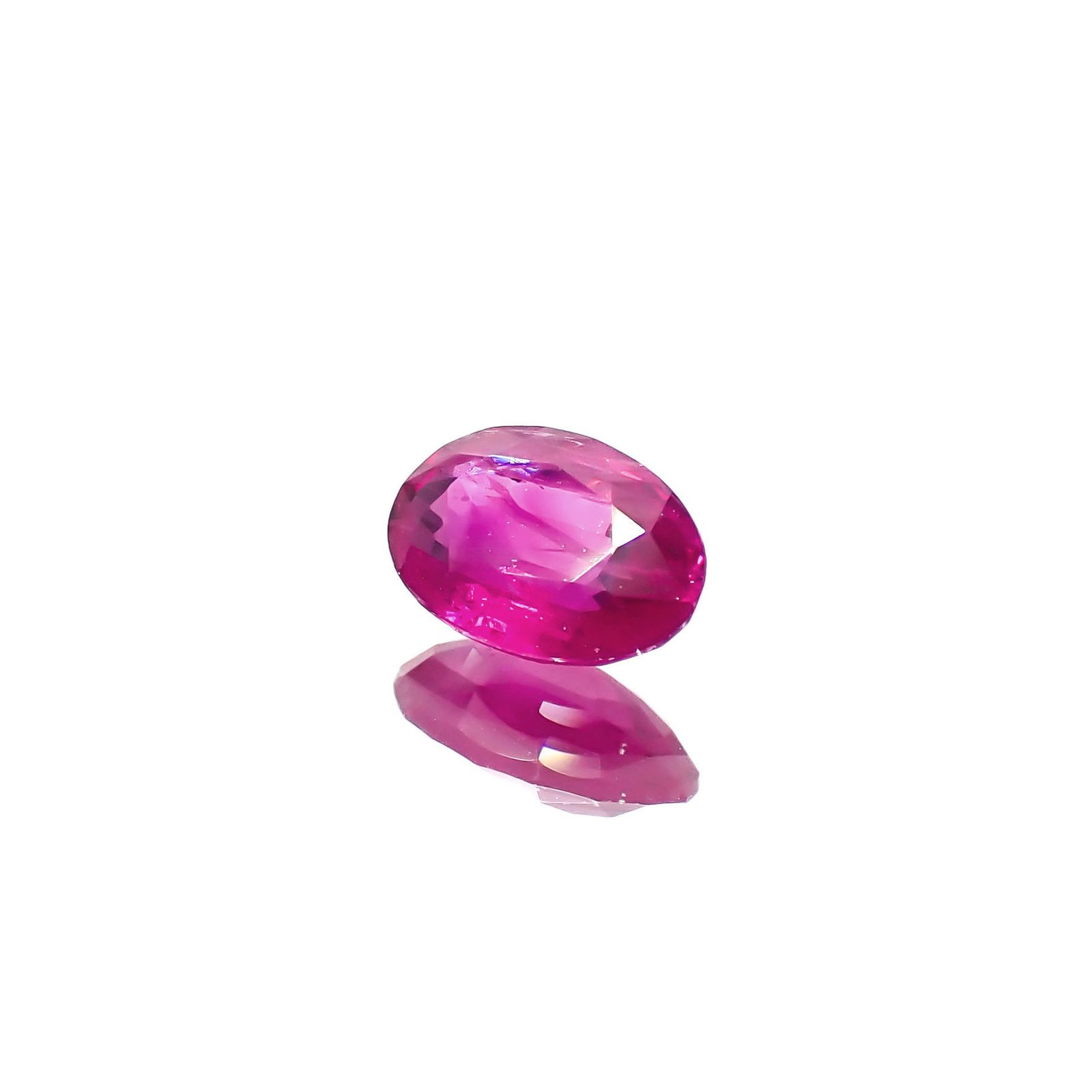 ルビー ビルマ/モザンビーク産 0.59ct [241029392]6.1x4.2mm前後