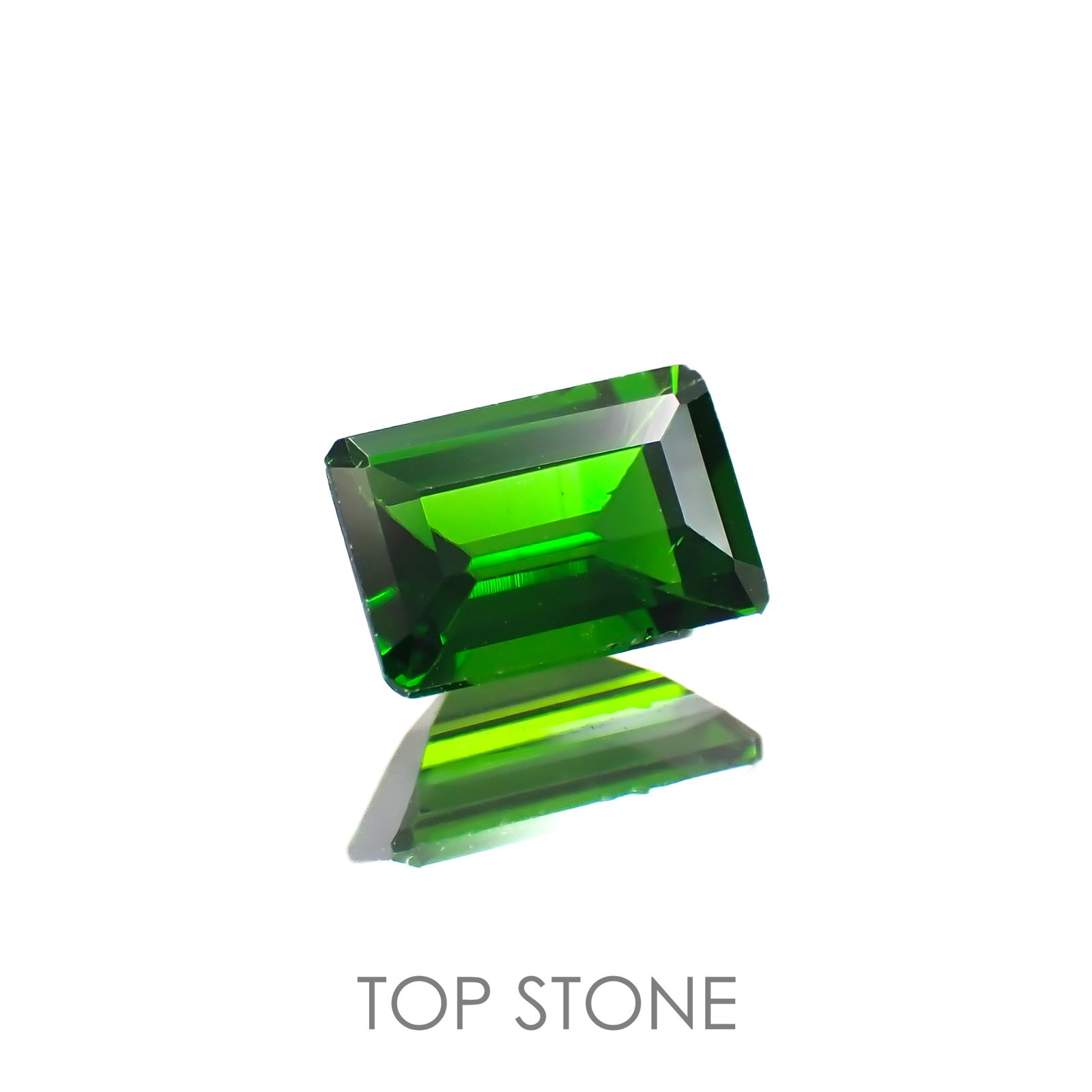 クロムダイオプサイド(宝石名クロム・ダイオプサイド)ロシア産 0.66ct 識別済[220917662]6.2x4.1mm前後