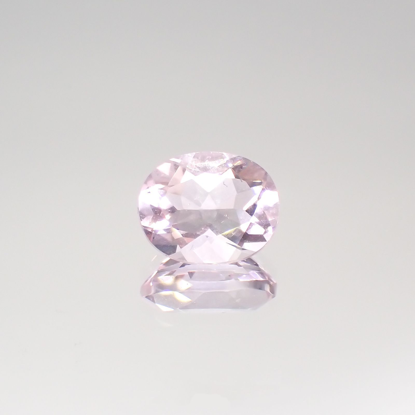 ピンクフローライト(宝石名フルオライト)ブラジル産 4.34ct 識別済[220115129]11.2x9mm前後