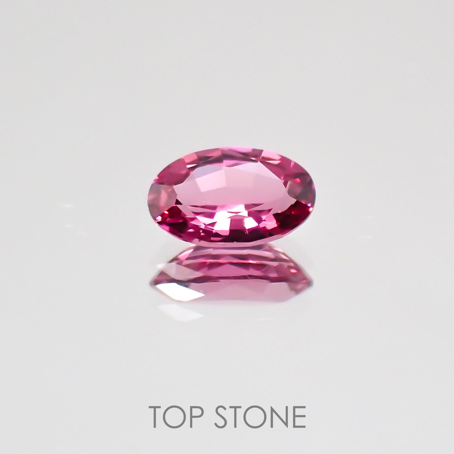 ホットピンクスピネル タンザニア産 ルース 0.23ct[210510855]4.8×2.9mm前後
