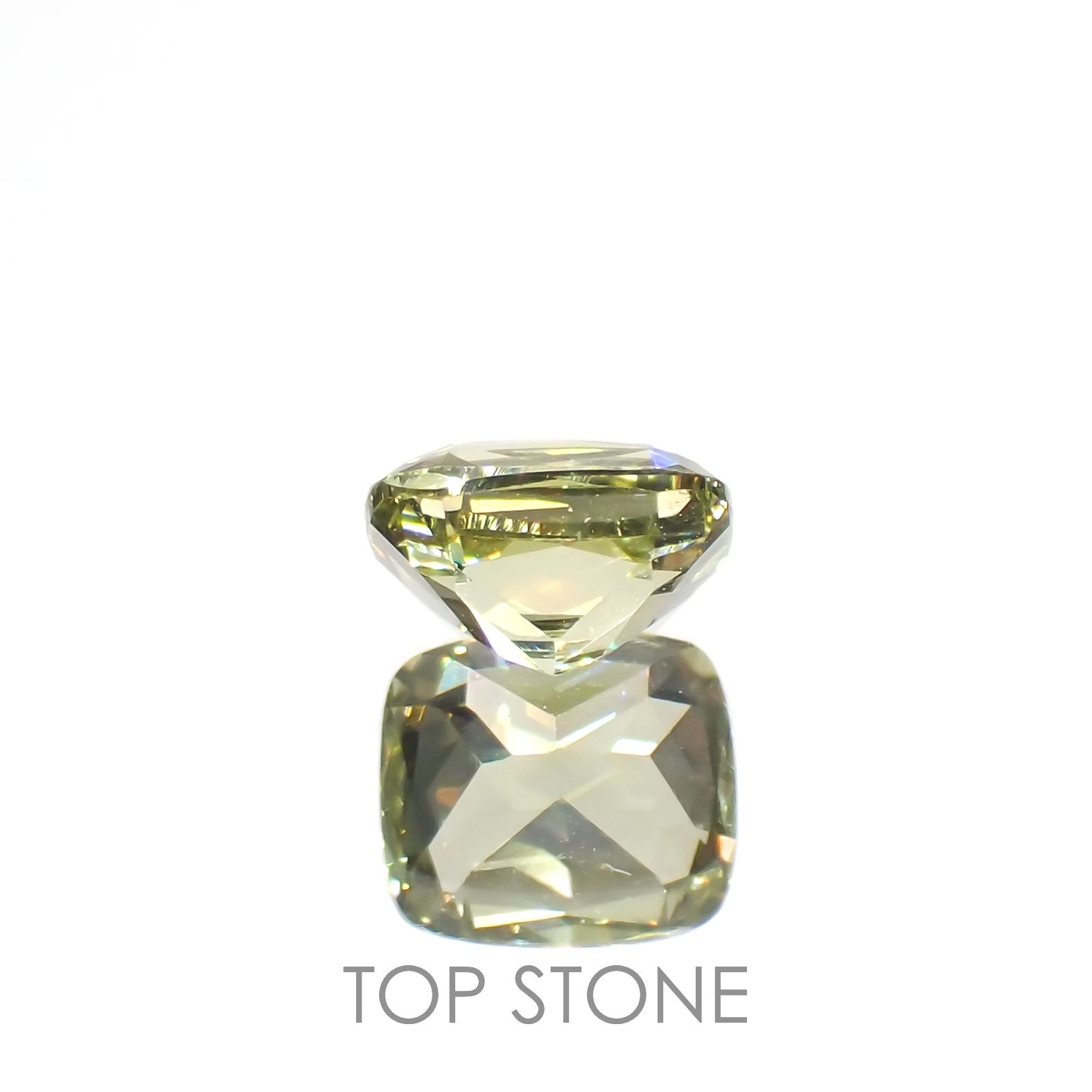 マリガーネット(宝石名グロッシュラー アンドラダイト・ガーネット)マリ共和国産 0.64ct 識別済[221219486]5.3x4.6mm前後