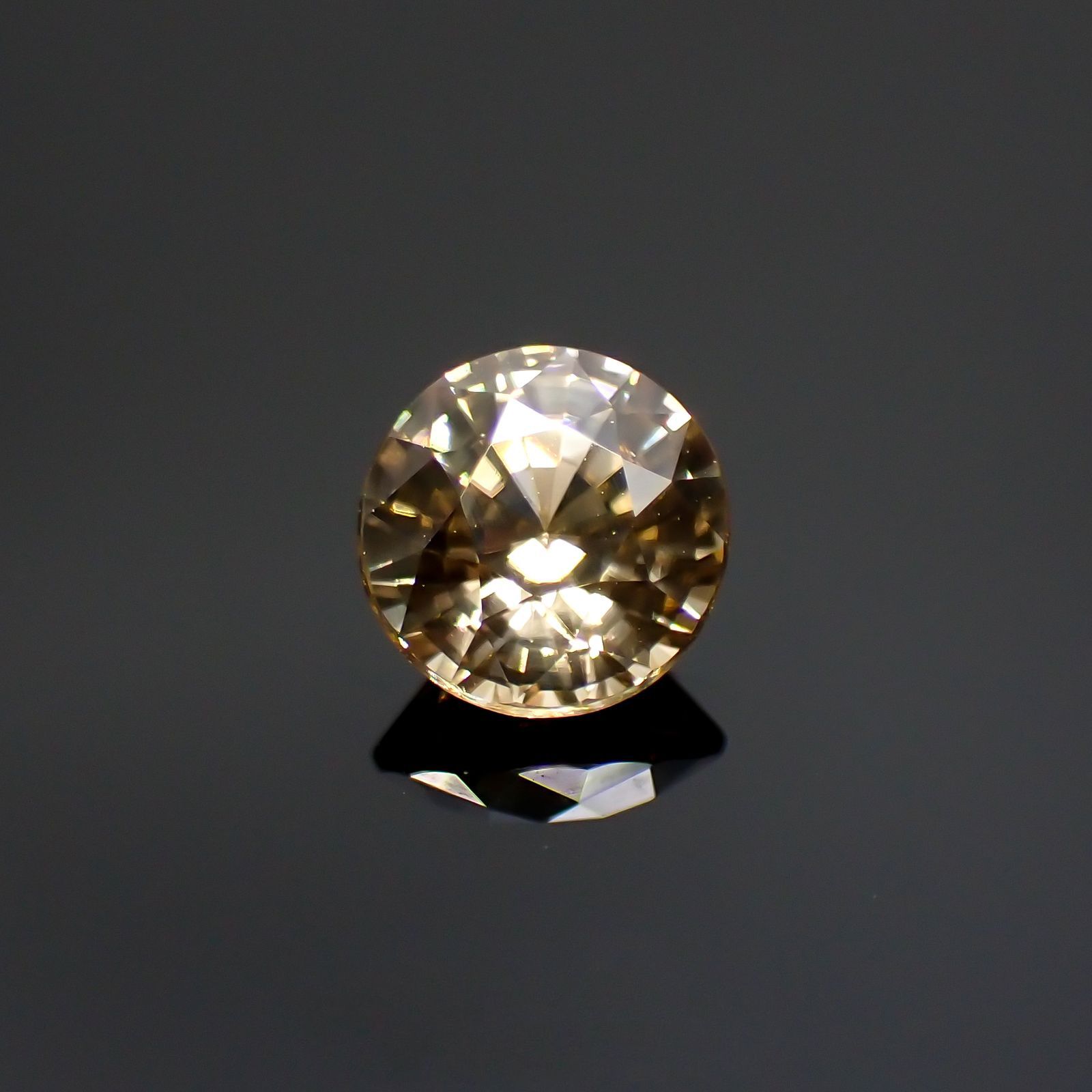 イエロージルコン(宝石名ジルコン)スリランカ/カンボジア産 1.50ct 識別済[230823197]6.4x6.3mm前後