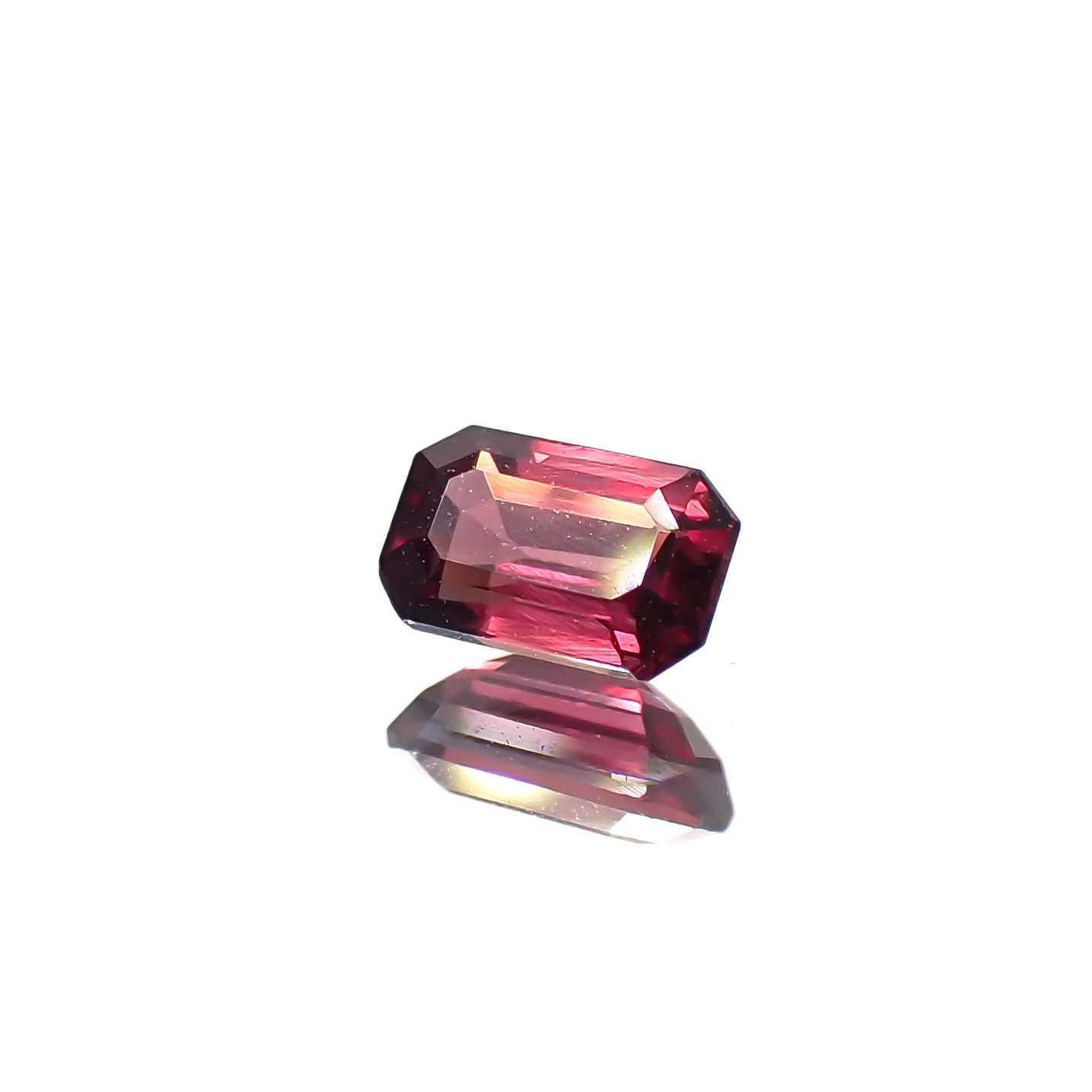 ルビー(宝石名ルビー)タンザニア産 0.38ct 識別済[240326669]4.8x3mm前後