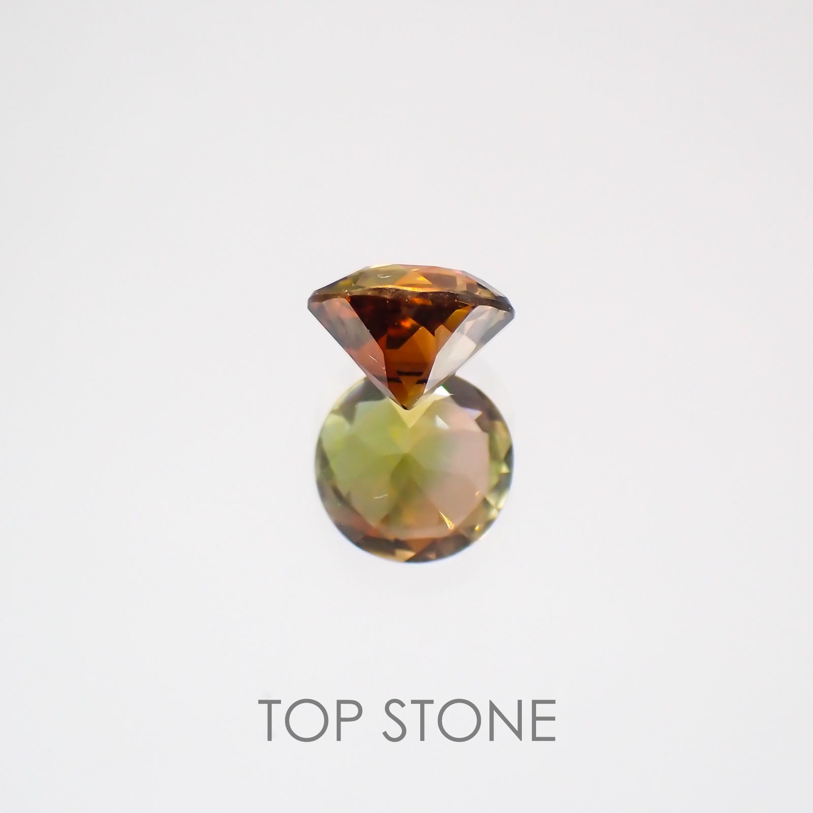 バイカラーアンダリュサイト スリランカ産 ルース 0.49ct[21059873]4.9×4.9mm前後