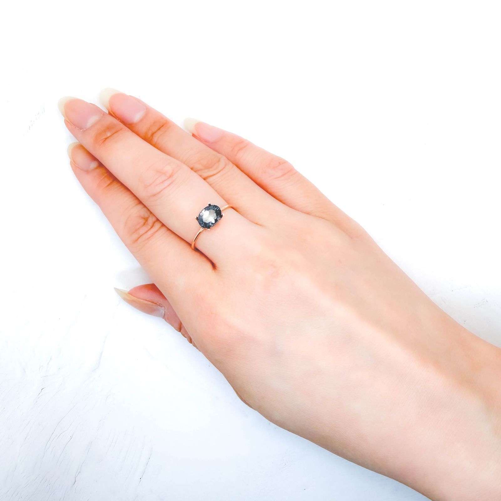ブルーイッシュグレースピネル モザンビーク産 1.46ct / 8x6mm前後 [260632516]