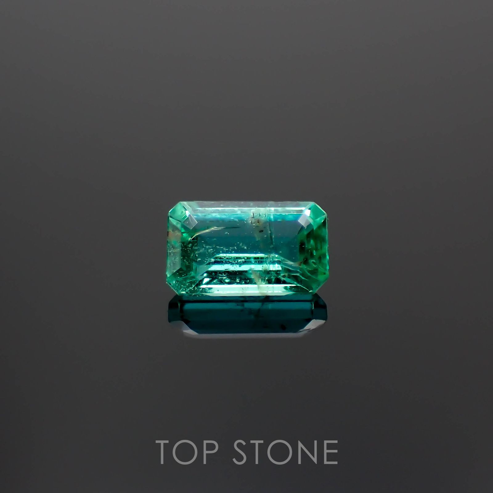 エメラルド ザンビア産 0.27ct[230120259]5x3mm前後