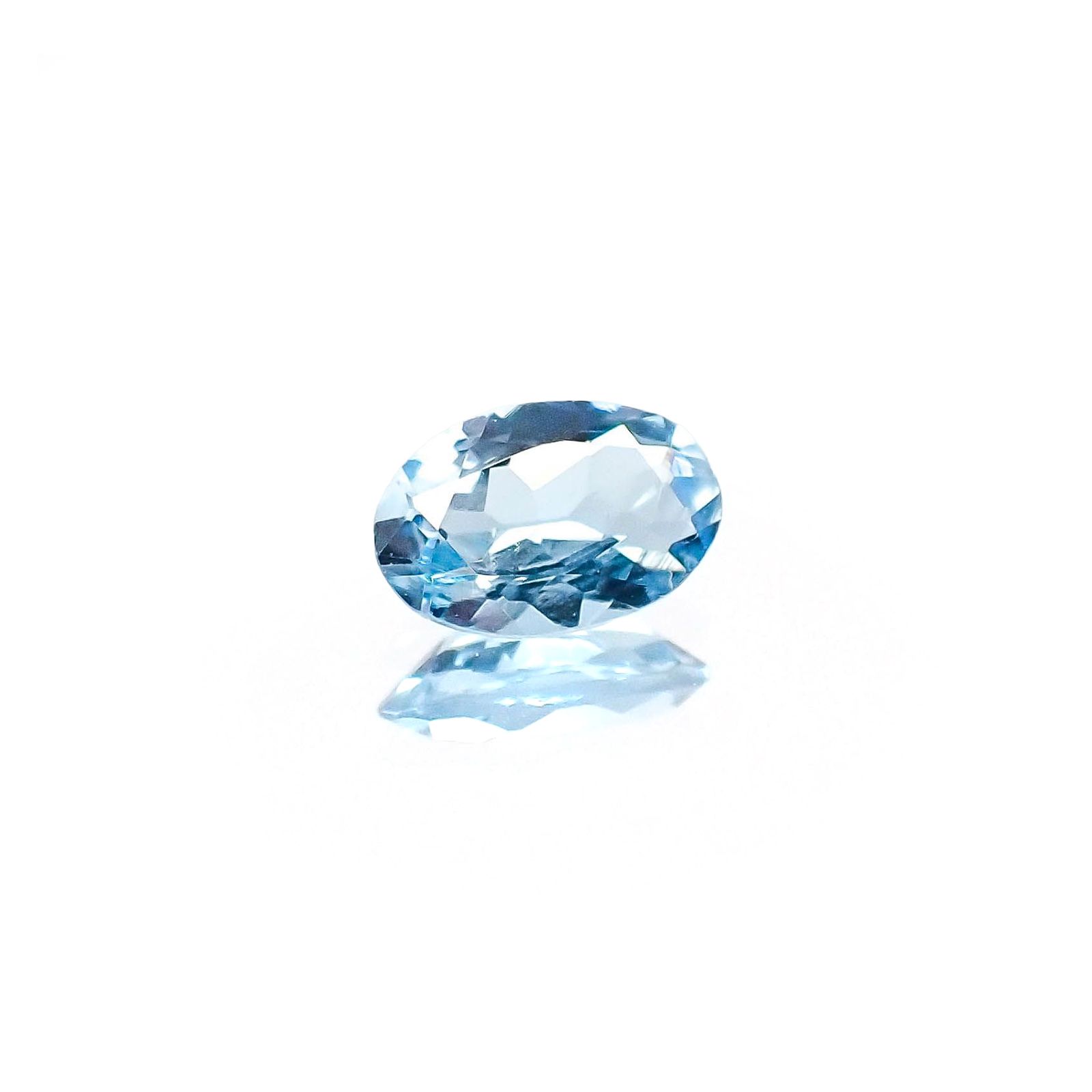 アクアマリン サンタマリアカラー(宝石名アクアマリン)モザンビーク産 識別済 0.35ct / 6.1x4mm前後 [260622259]