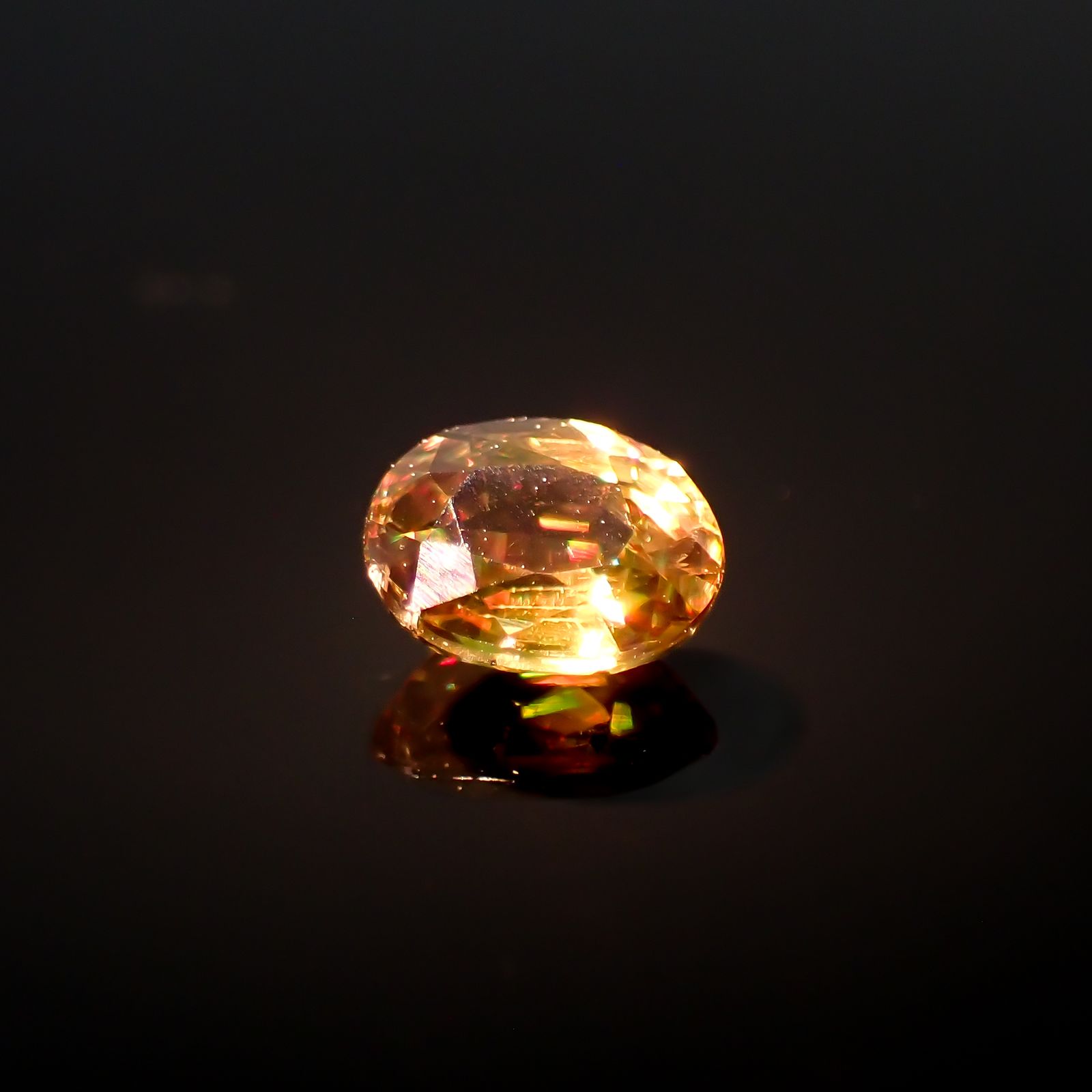カラーチェンジスフェーン パキスタン産 0.39ct[231224741]4.8x3.8mm前後