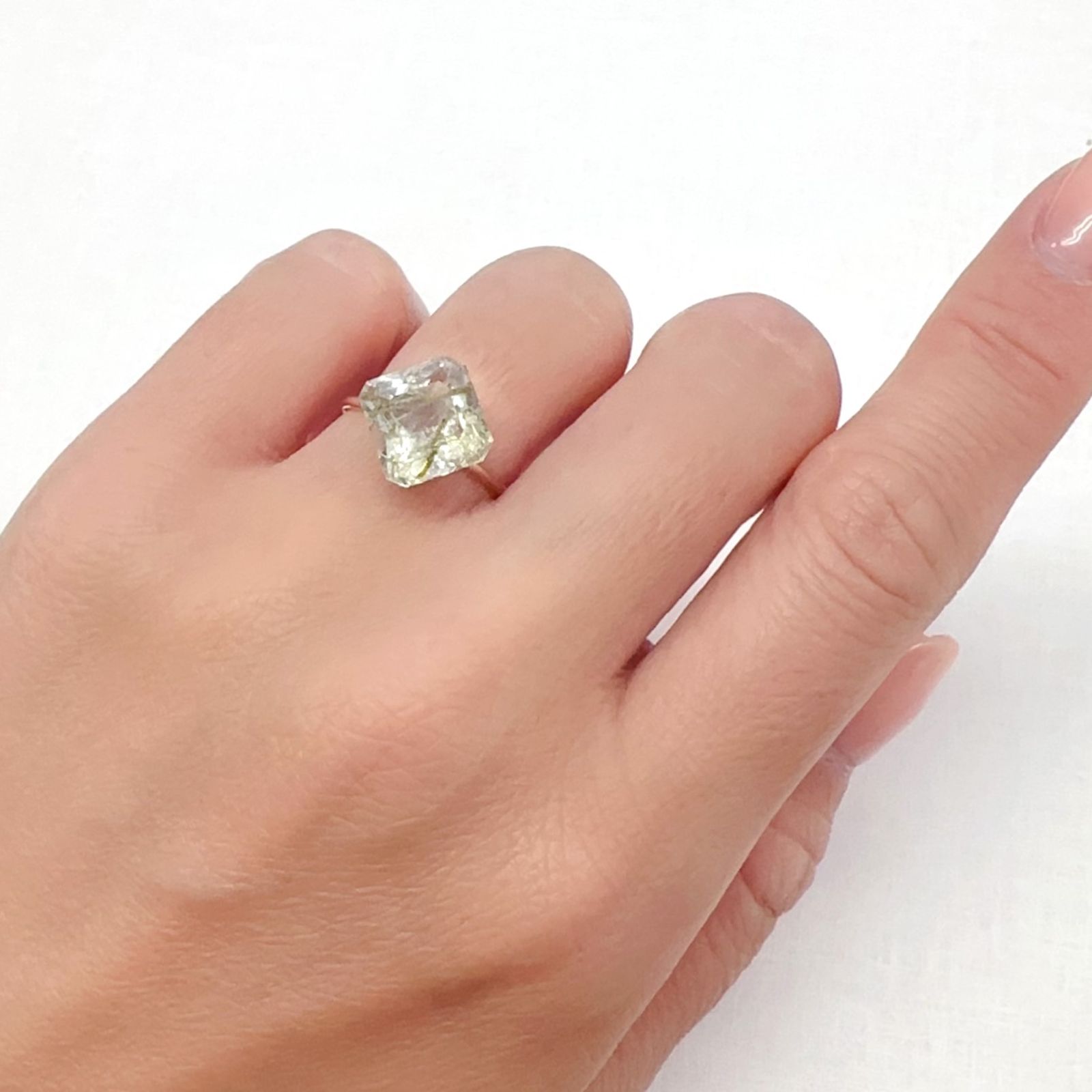エピドートインクォーツ ブラジル産 3.85ct [240427294]9.7x9