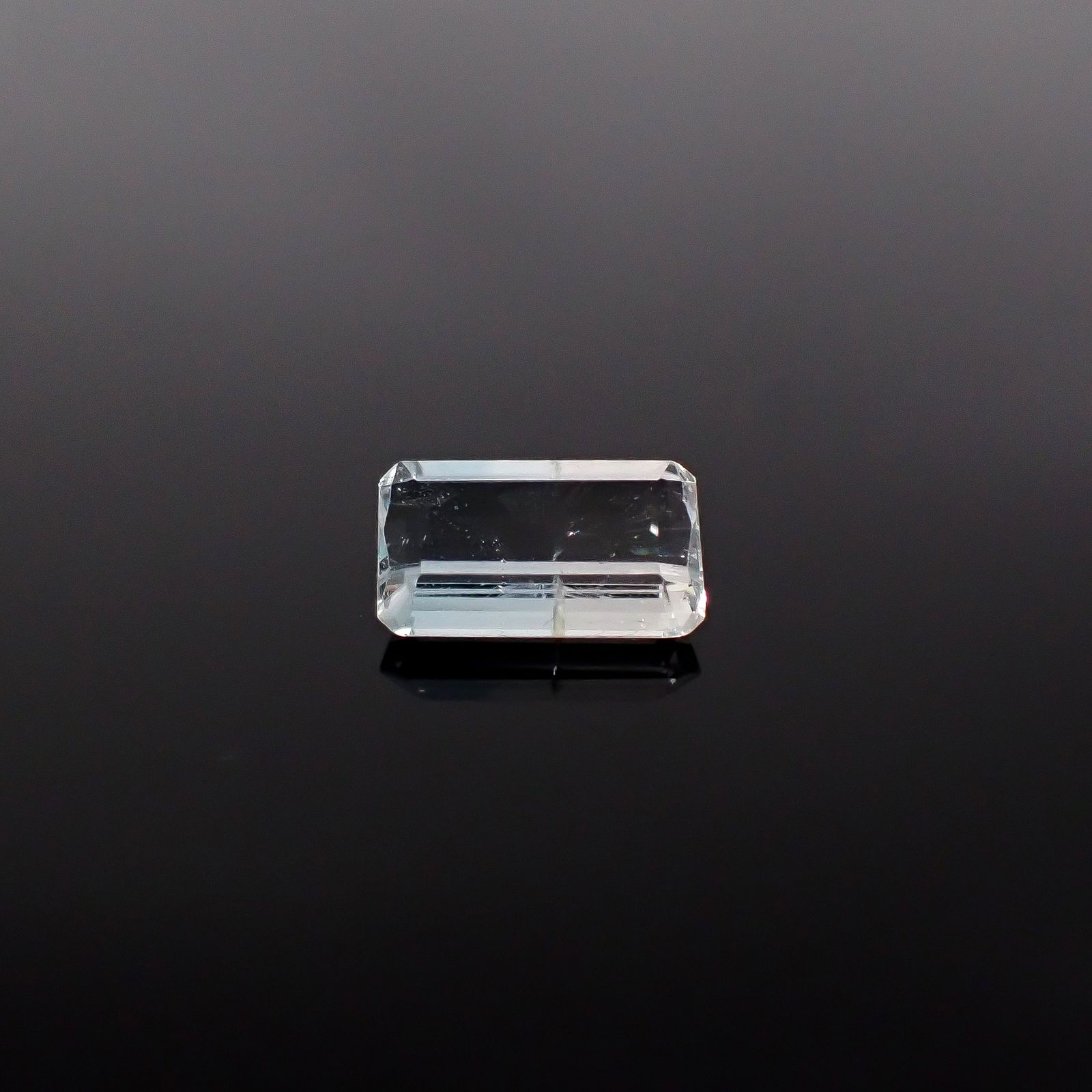 バイカラートパーズ 非加熱 ブラジル産 3.42ct / 11.4x7mm前後 [260331800]