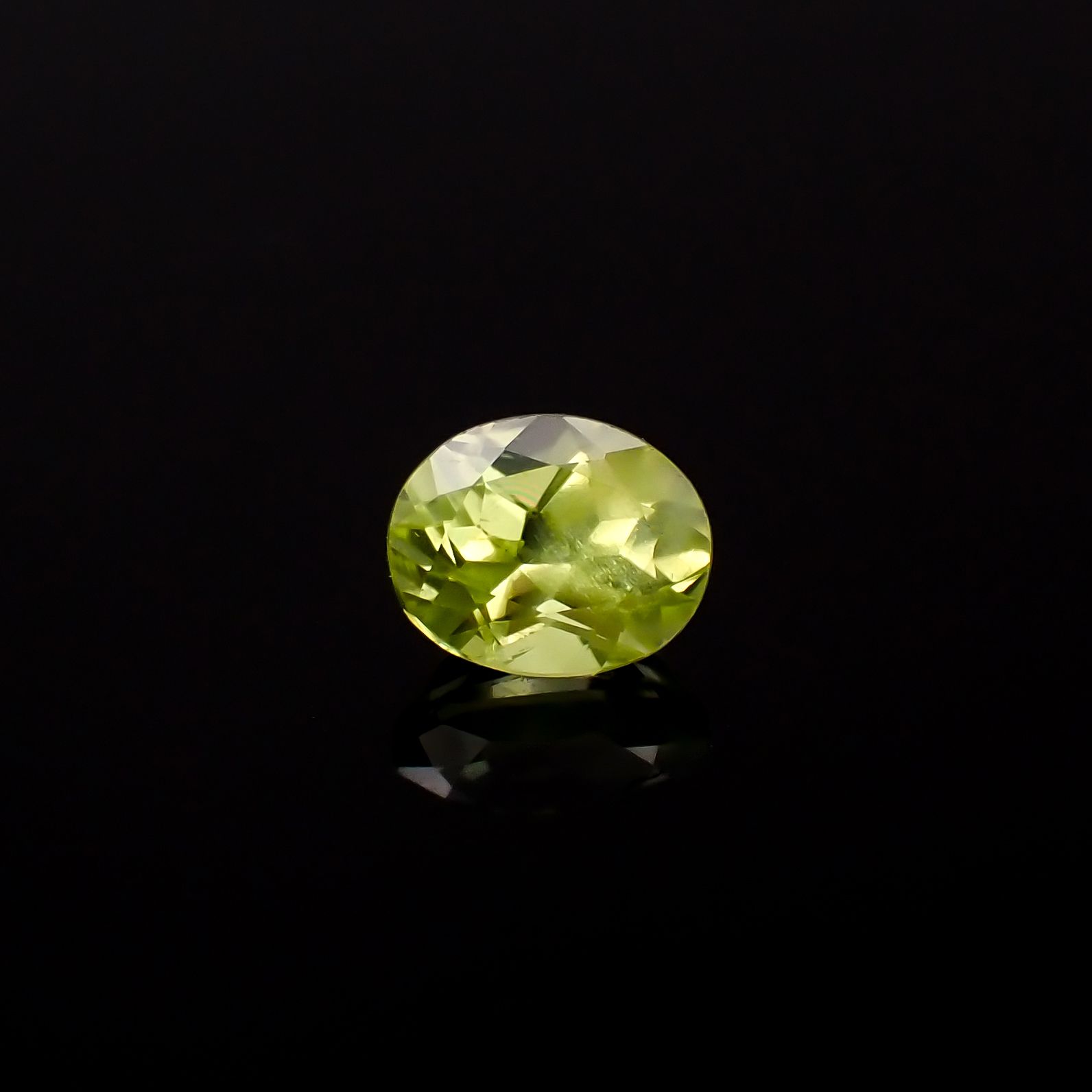 パロットクリソベリル(宝石名クリソベリル)インド産 0.50ct 識別済[231225183]5.2x4.1mm前後