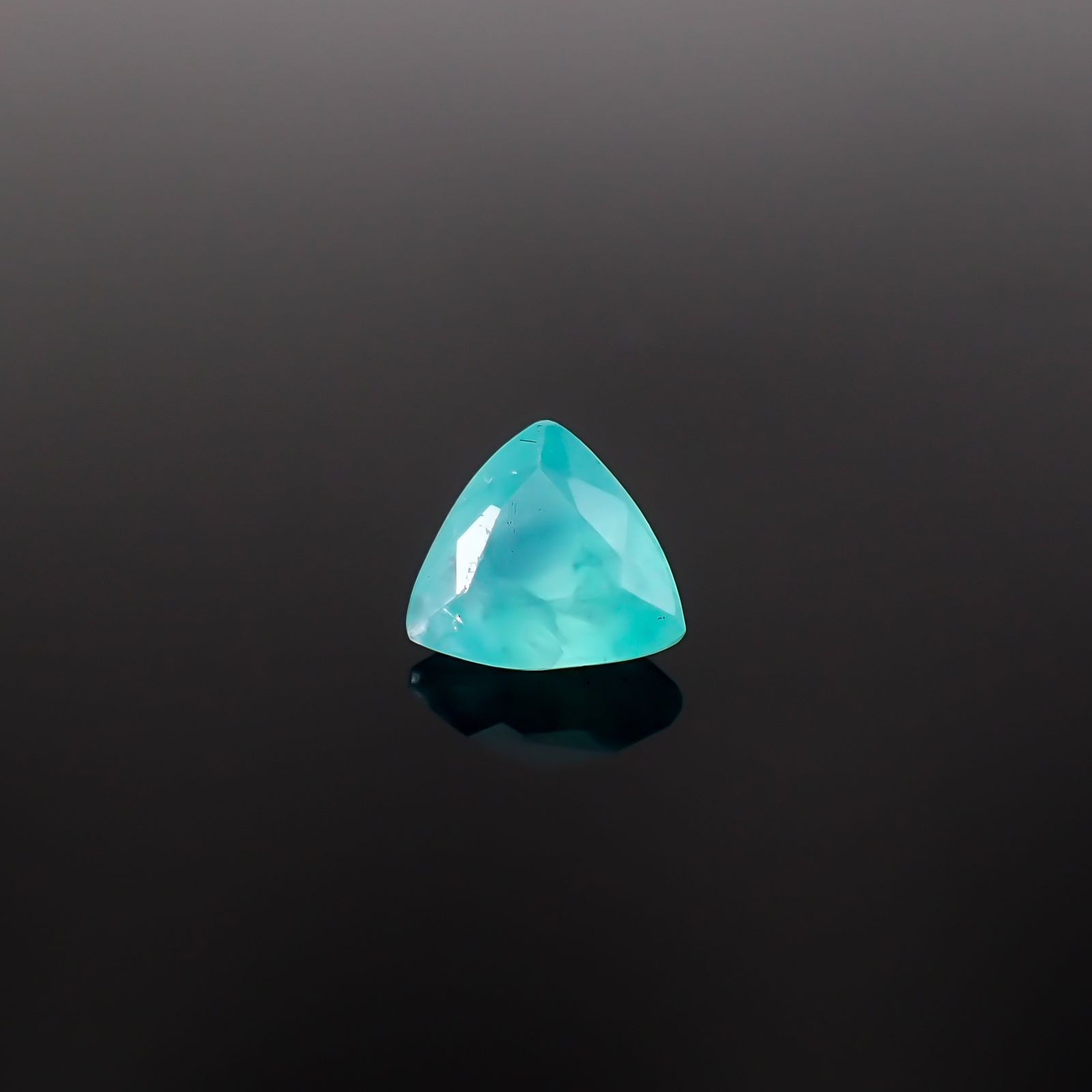 ブルースミソナイト ナミビア産 1.89ct / 7.2x7.8mm前後 [260331914]