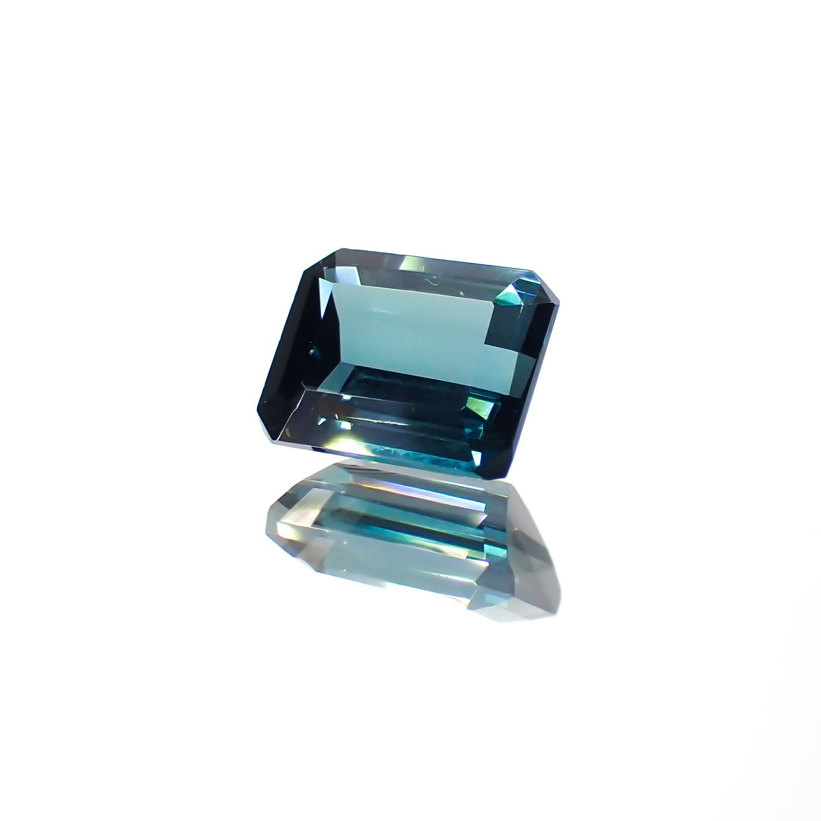 ブルートルマリン(宝石名ブルー・トルマリン) ナイジェリア/ブラジル産 1.283ct ソ付(彩珠)[211013591]7×5.7mm前後