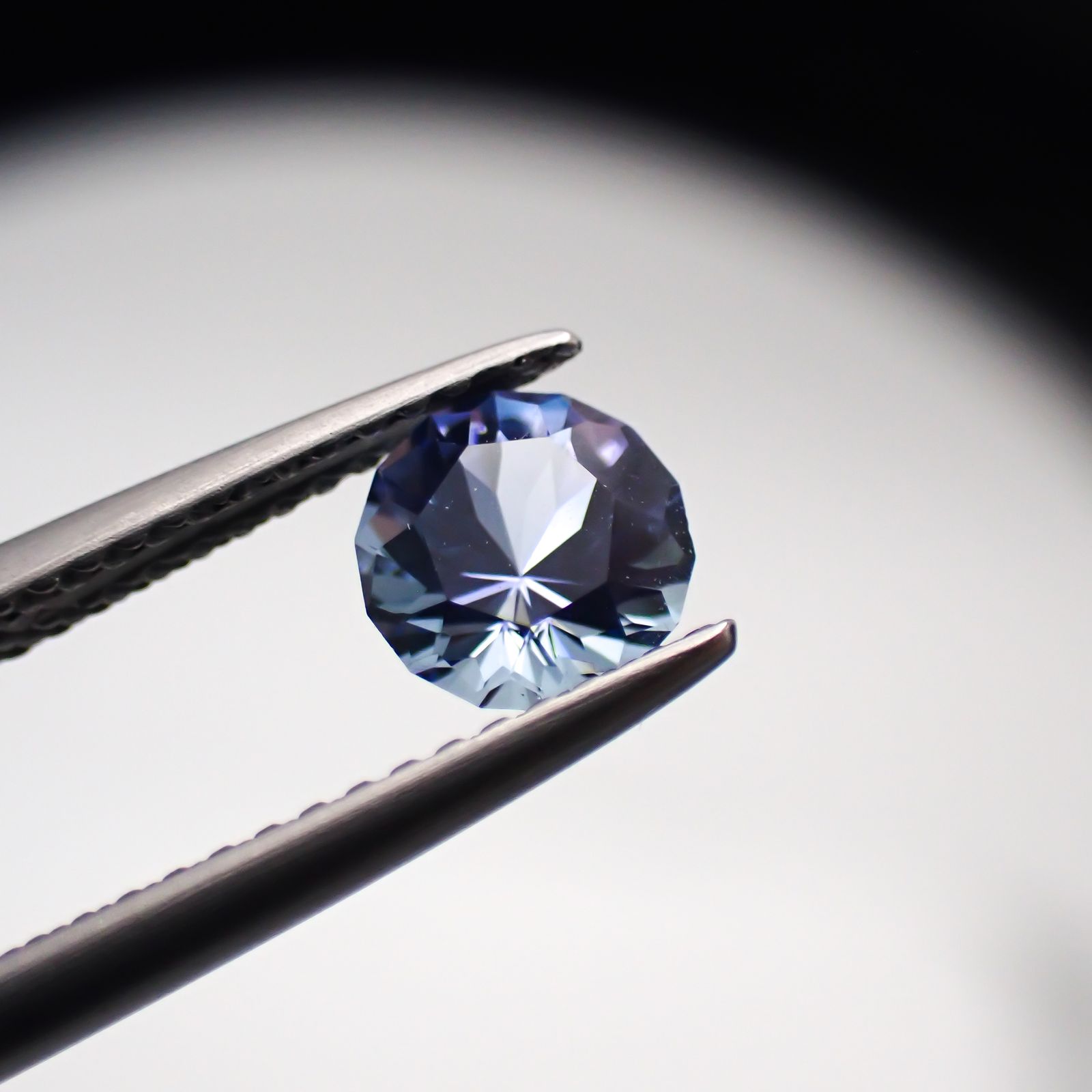 ◇カスタムカット◇バイカラータンザナイト 非加熱 タンザニア産 0.85ct [241029373]6x6mm前後