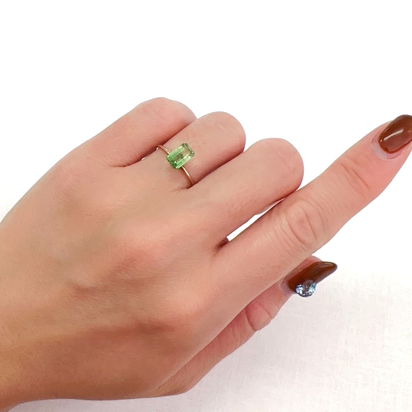 バイカラーツァボライト(宝石名グリーン グロッシュラー・ガーネット)タンザニア産 1.45ct 識別済[231124266]7.7x4.8mm前後