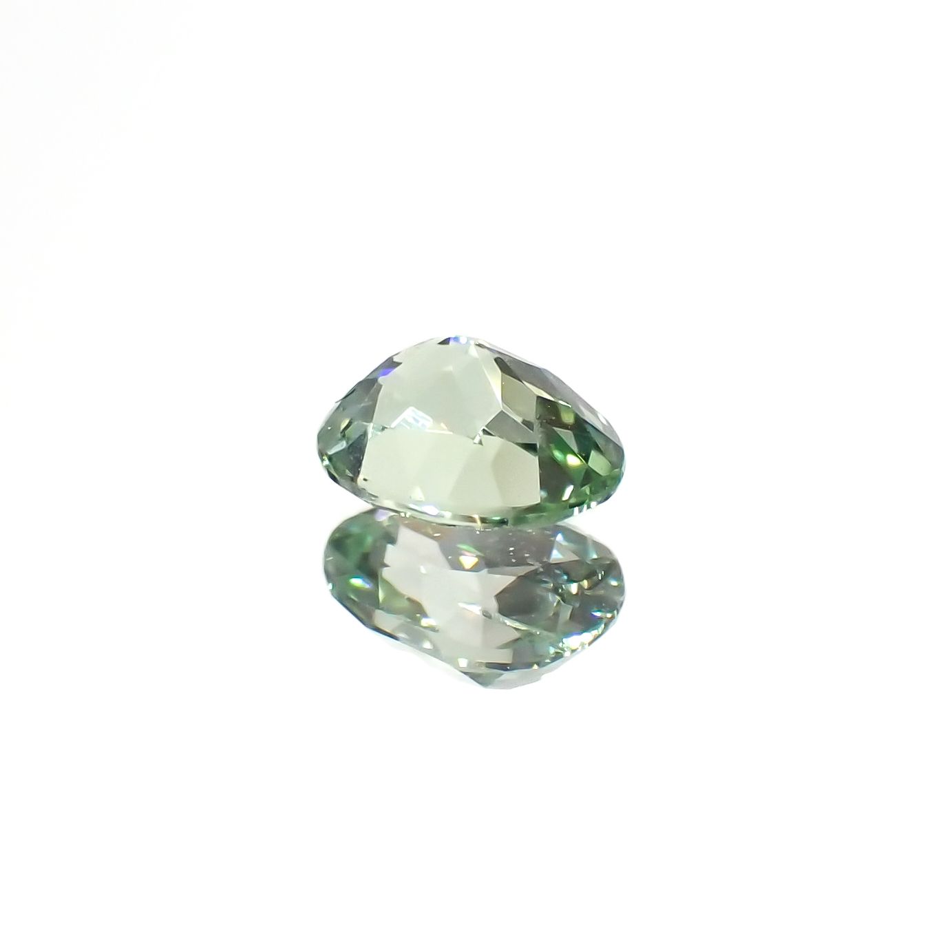 バナジウムコーネルピン(宝石名コーネルピン)タンザニア・タンガ州産 0.32ct 識別済[230320932]4.8x3.7mm前後