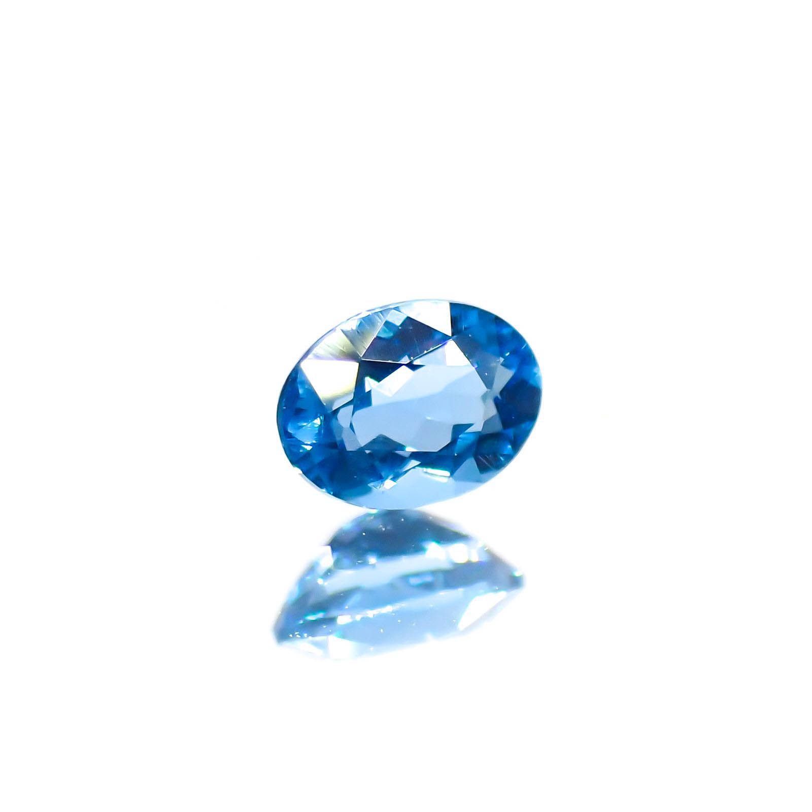 アウイナイト フルオレッセンス(宝石名アウイナイト)ドイツ産 0.12ct 識別済[250115289]3.8x2.8mm前後