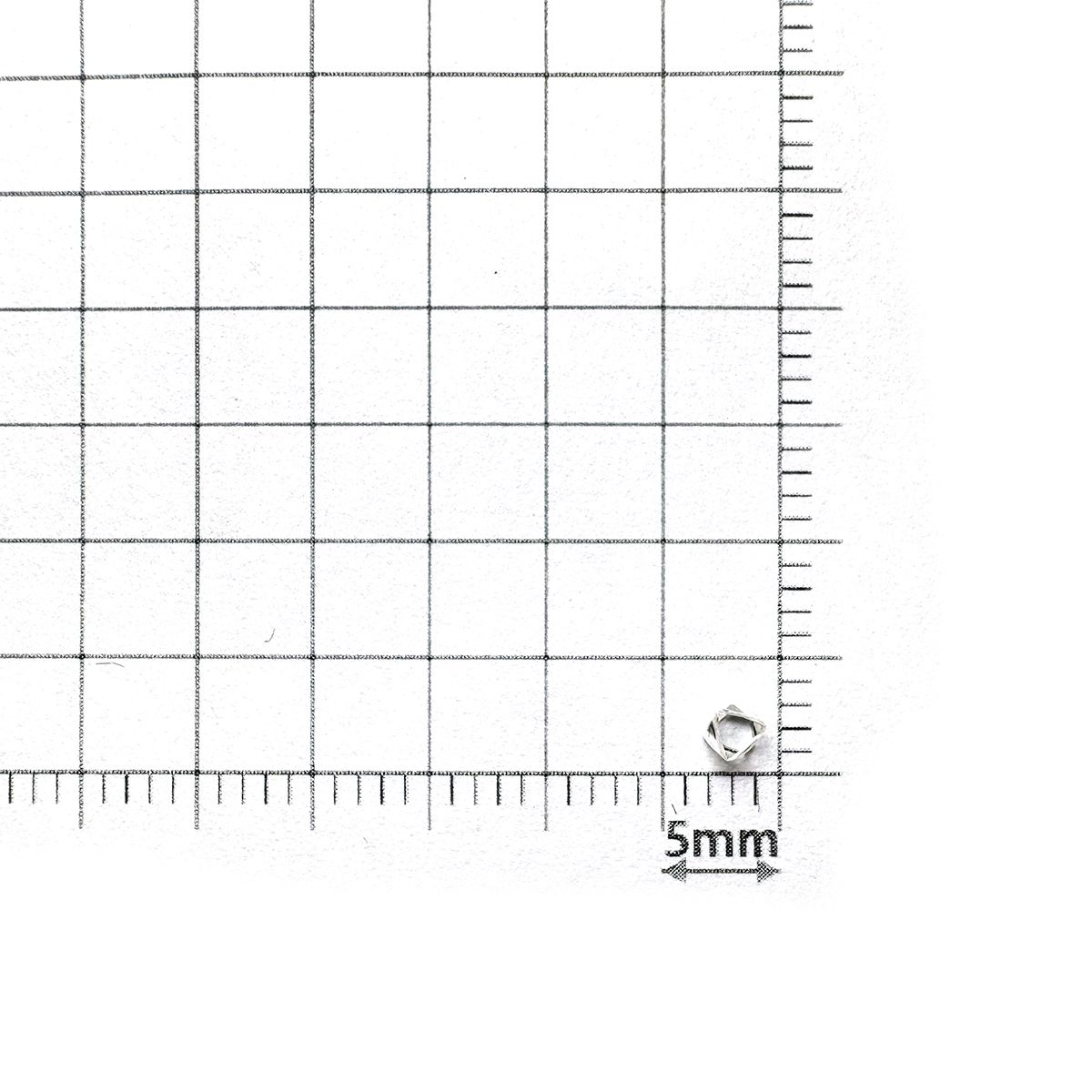 ソーヤブルダイヤモンド 原石(トライゴンあり・薄/Trigon) ロシア産 0.092ct[230923470]2.8x2.8mm前後