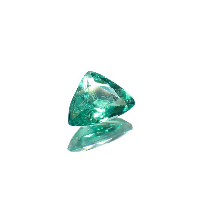 パライバトルマリン(宝石名トルマリン/別名パライバ・トルマリン)ブラジル・パライバ州バターリャ鉱山産 0.25ct 識別済[221018807]3.8x5.5mm前後
