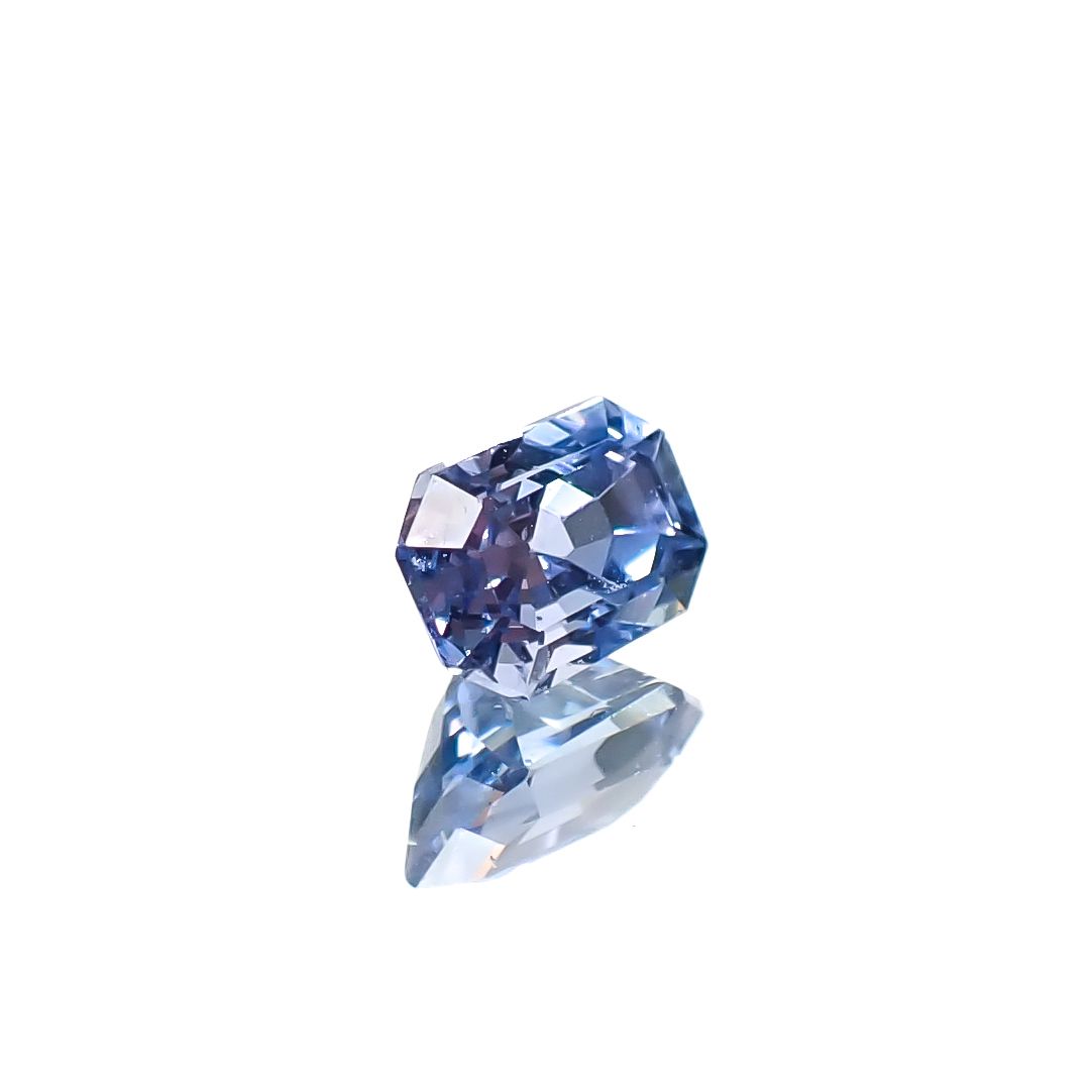 アイスブルーサファイア スリランカ産 0.60ct [241229587]5.3x3.6mm前後