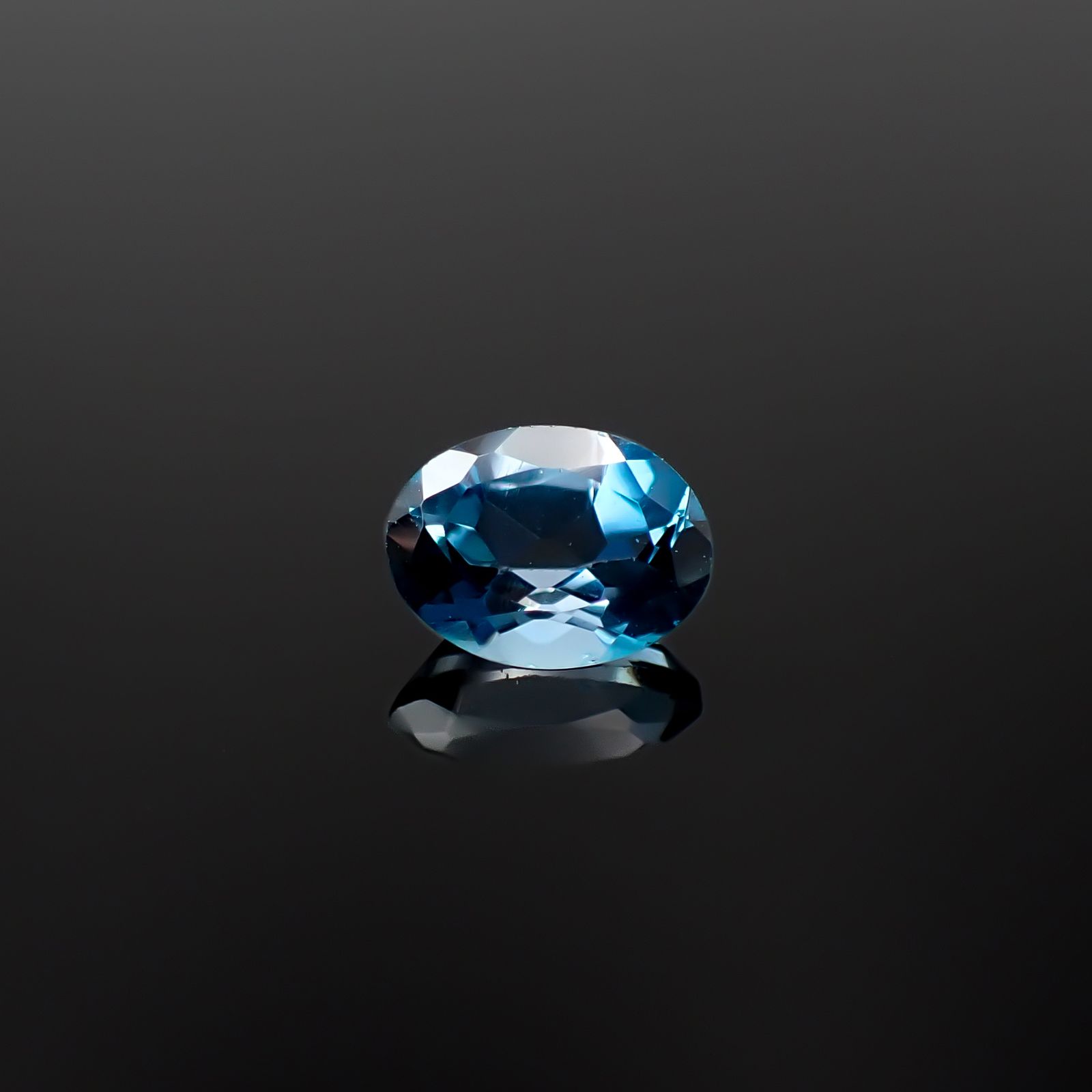 ロンドンブルートパーズ ブラジル産 1.48ct[240326792]7.9x5.9mm前後